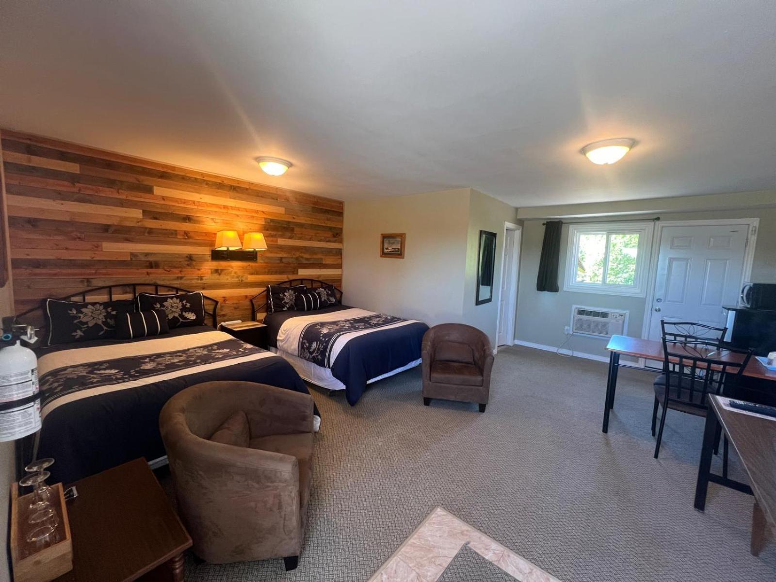 Double Room with Patio photo 1