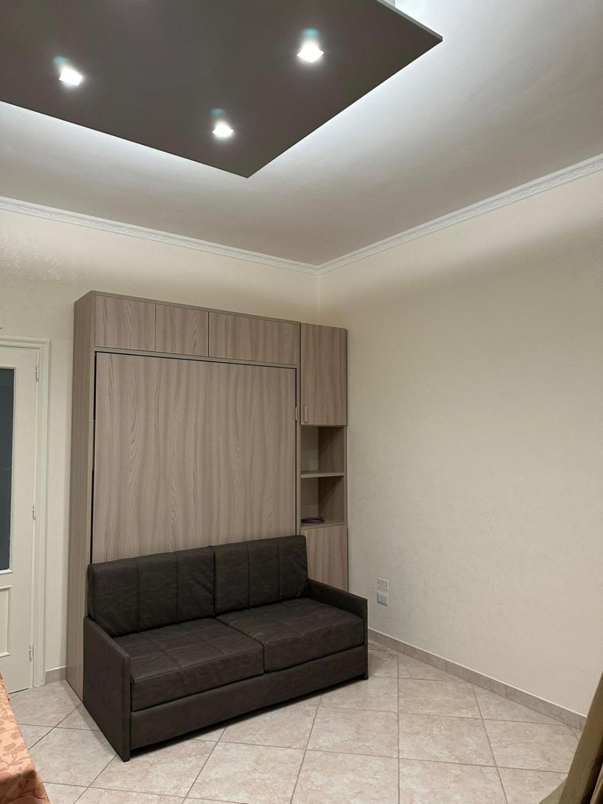 One-Bedroom House photo 1