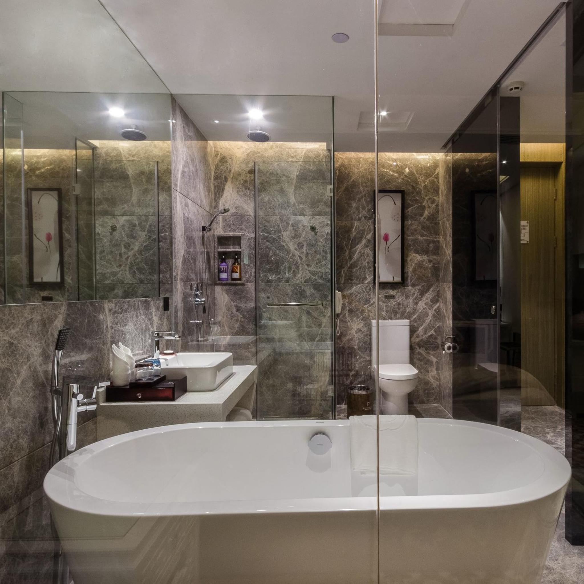 Luxury King Room photo 1