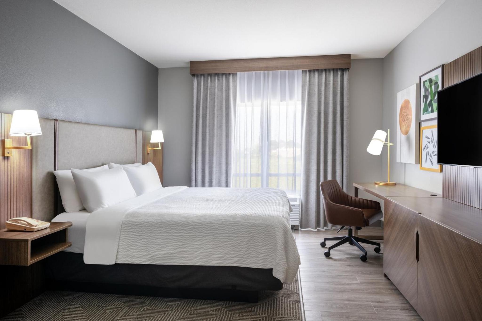 Standard King Room - Photo 3