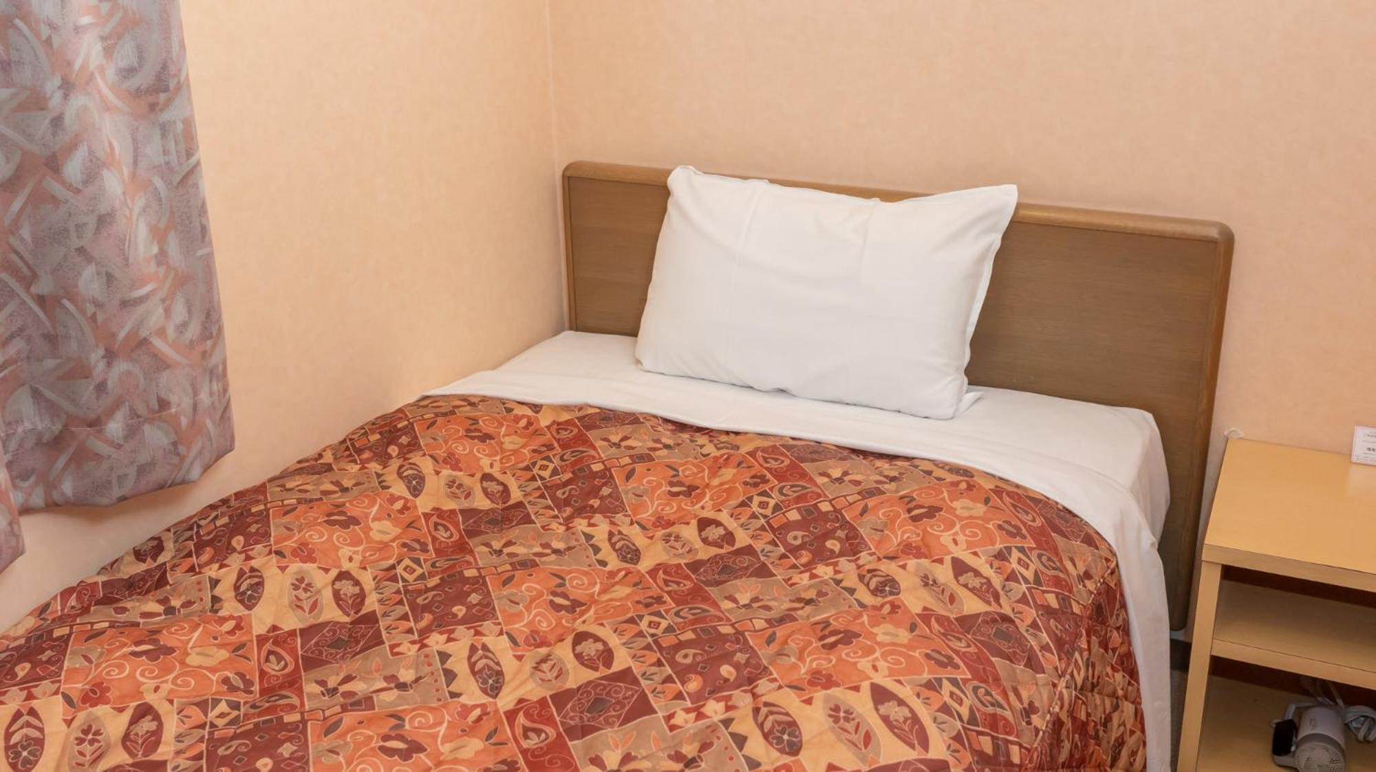 Small Single Room photo 2