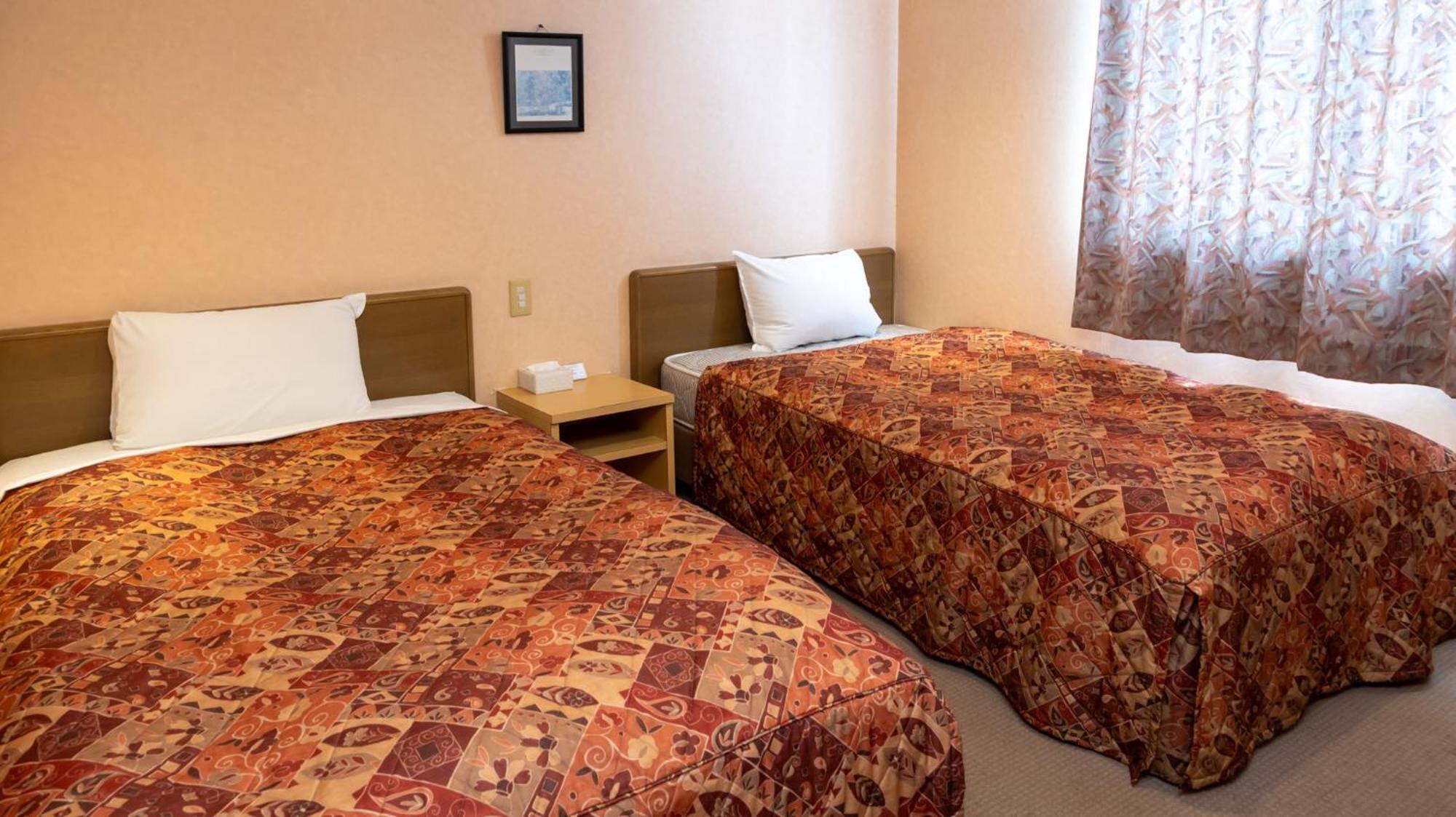 Standard Twin Room - Photo 1