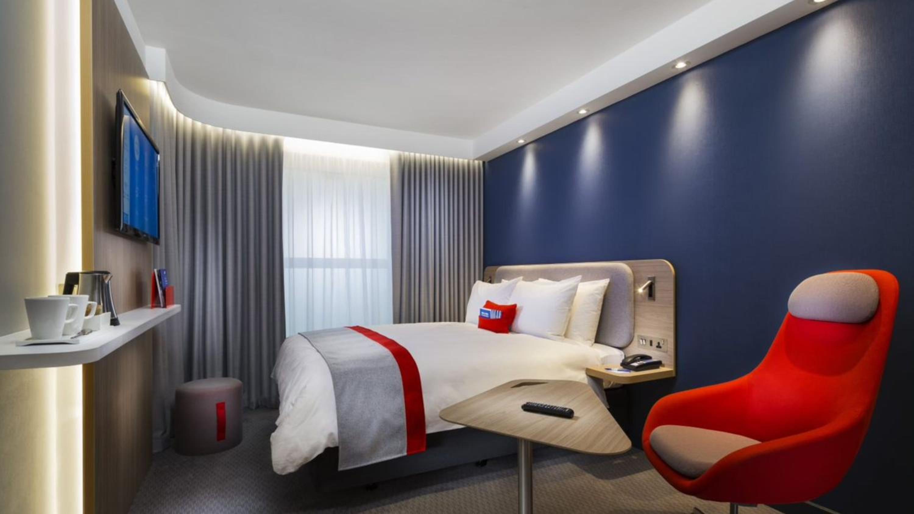 Standard Double Room with Free Hot Breakfast - Accessible - Photo 3