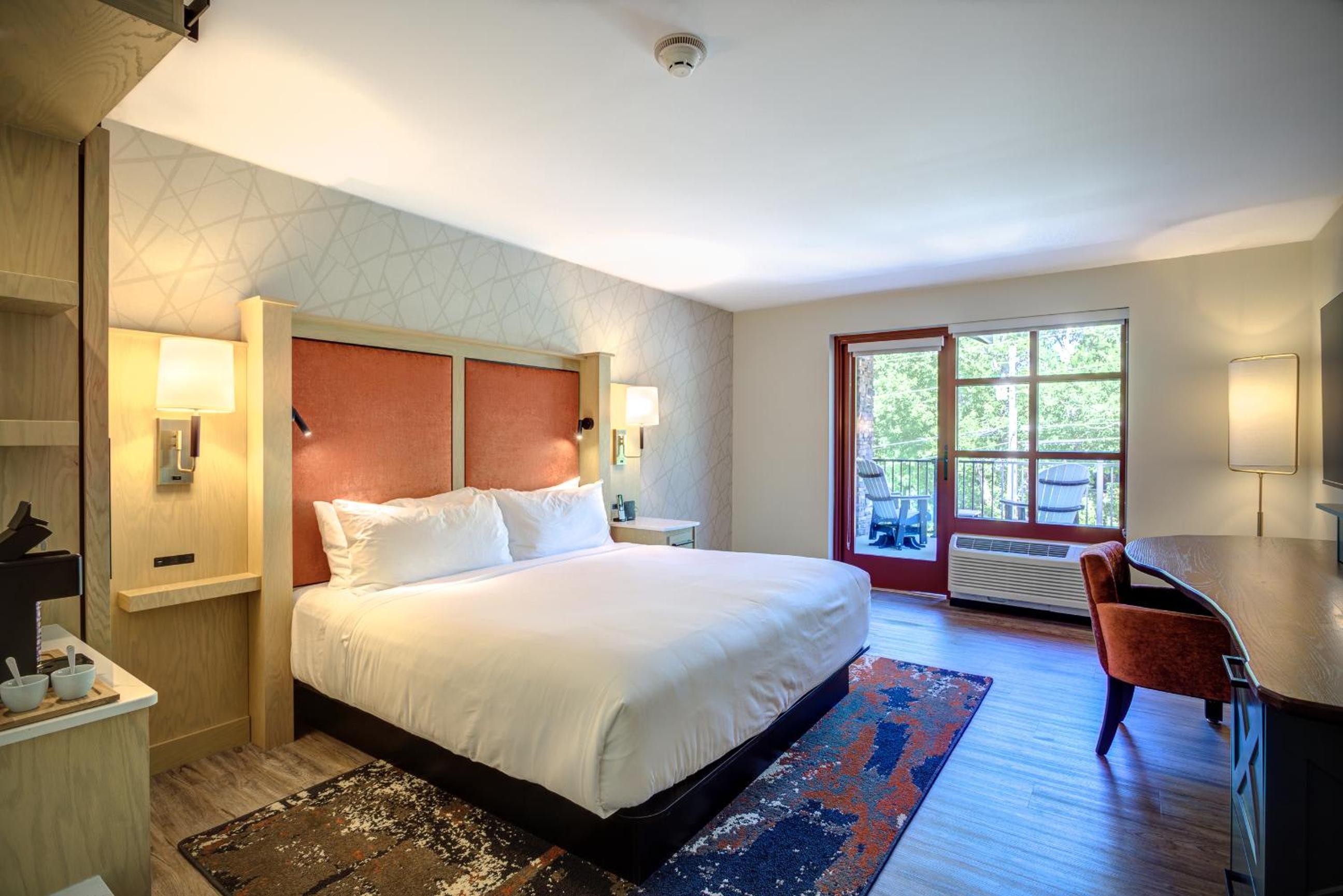 King Room With Balcony