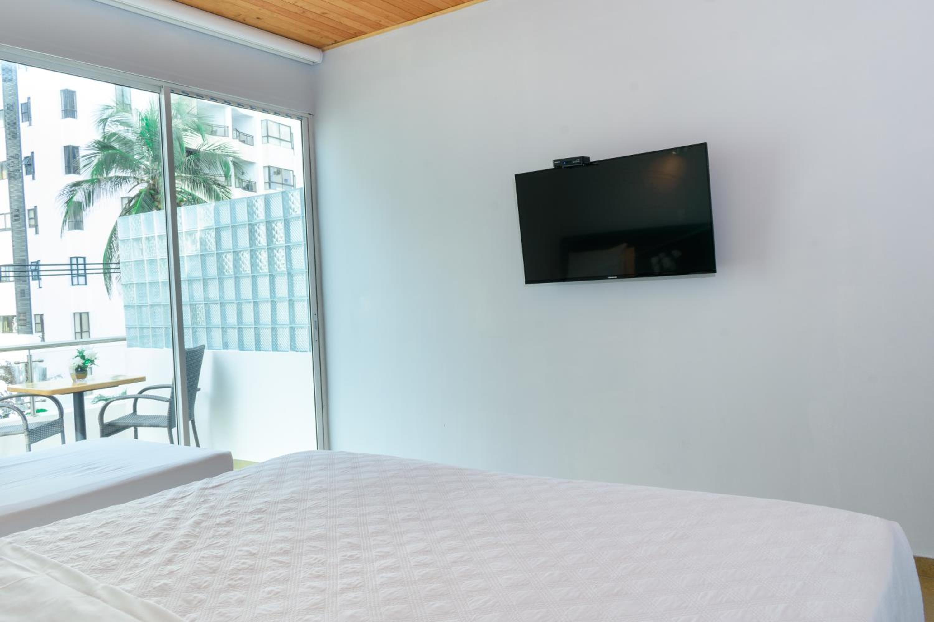 Triple Room with Balcony - Photo 5