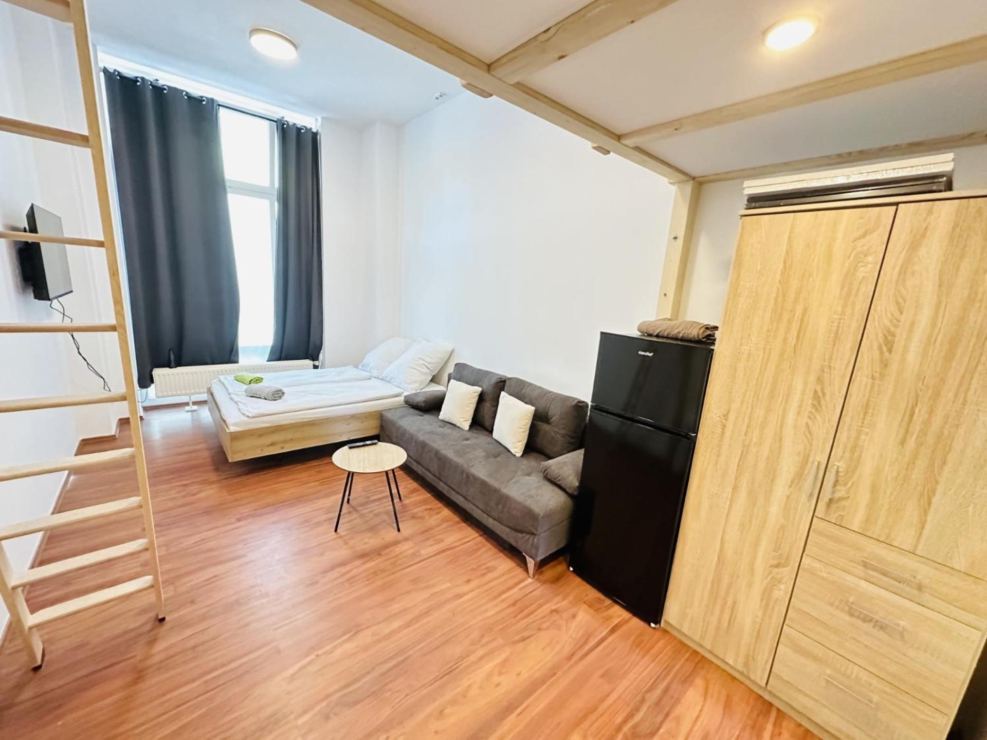 Apartment photo 2