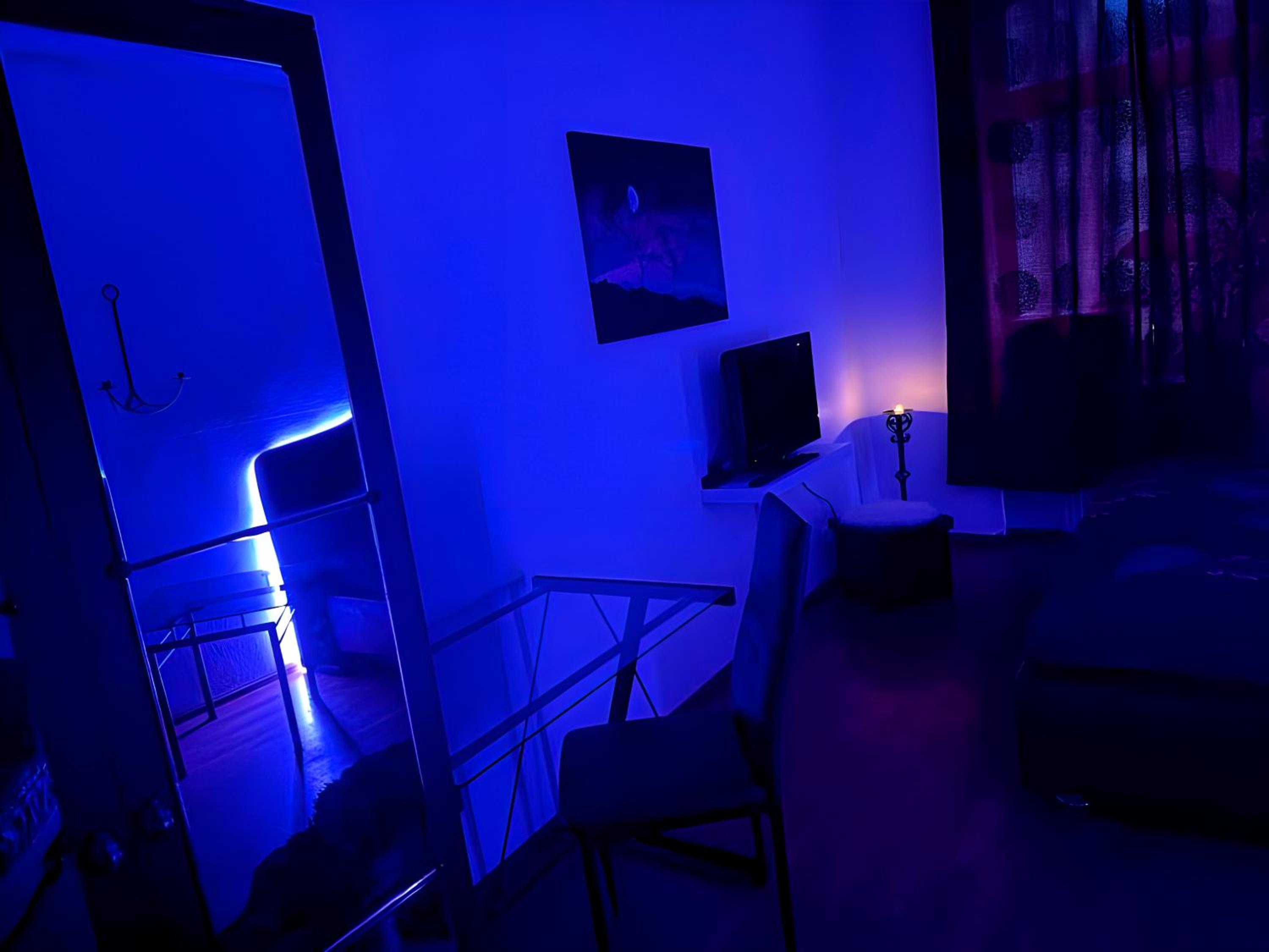 Single Room with Shared Bathroom photo 3