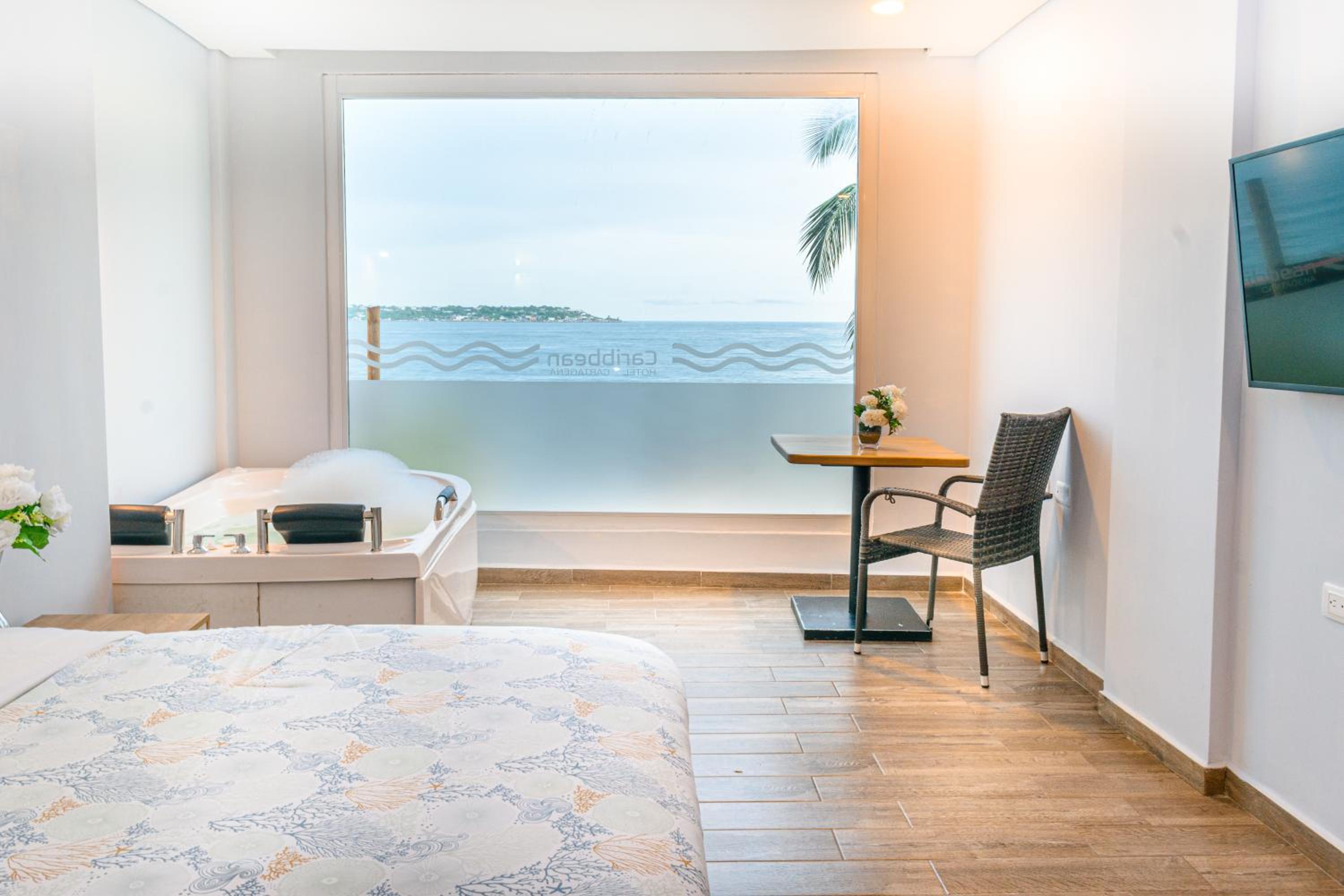 Double Room with Spa Bath - Photo 6