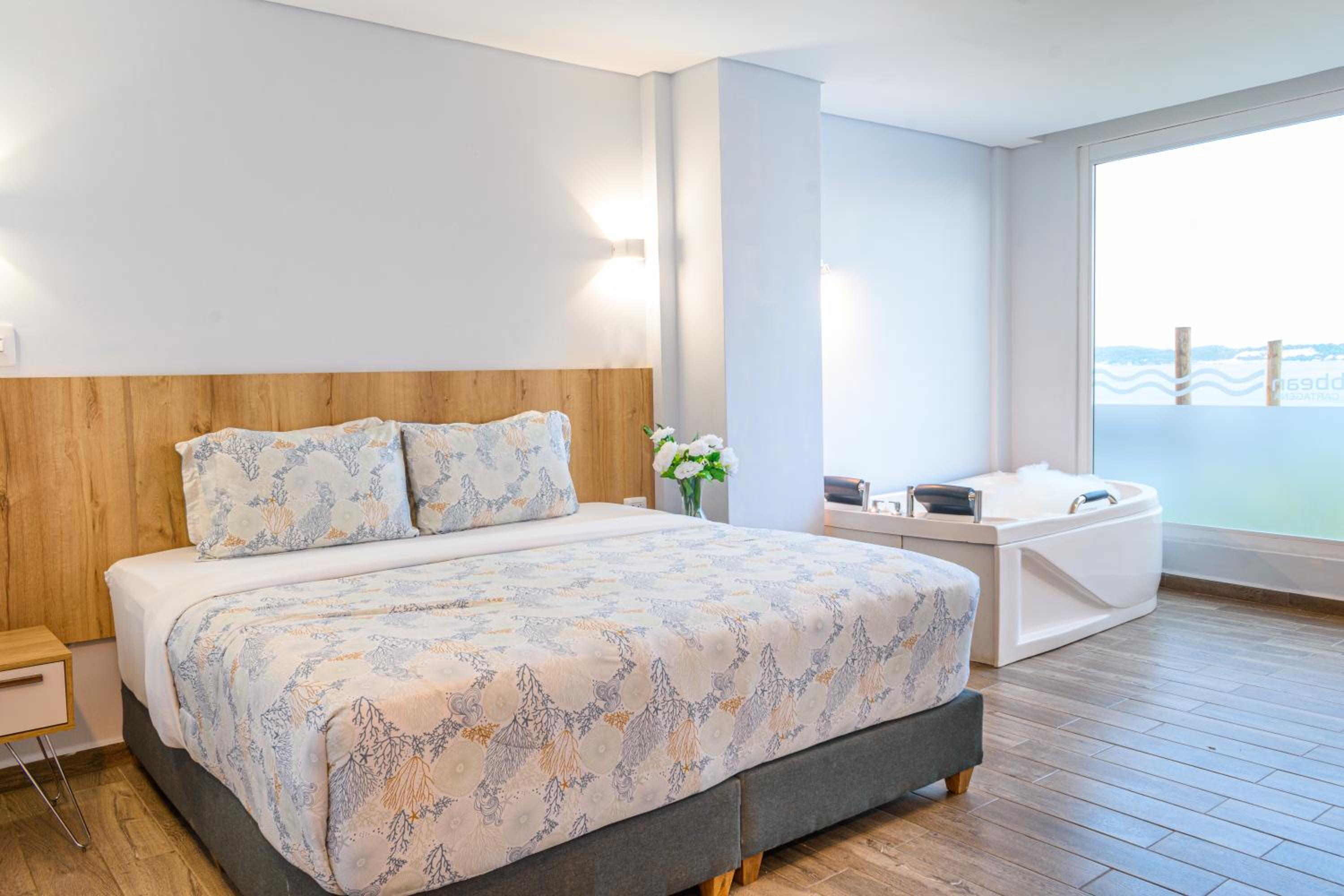 Double Room with Spa Bath - Photo 1