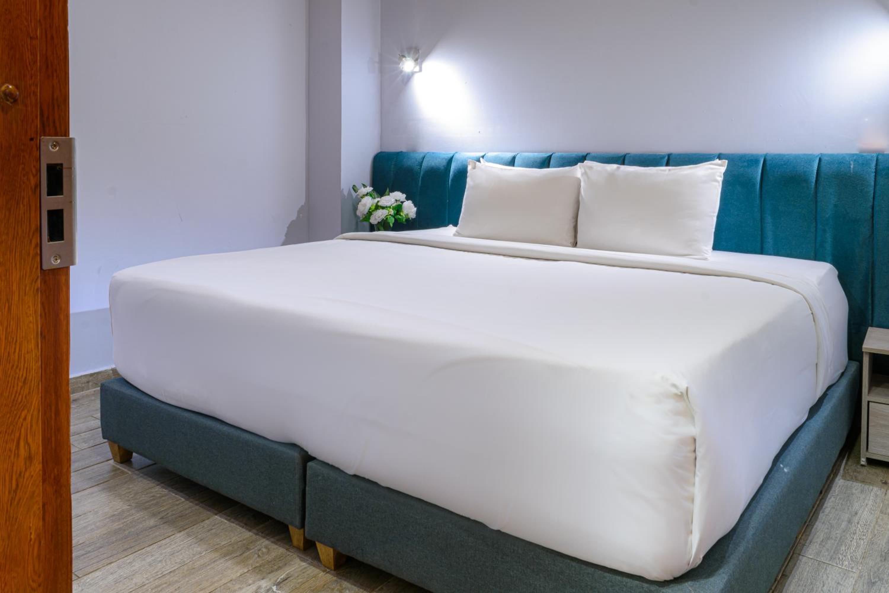 Standard Double Room - Photo 10