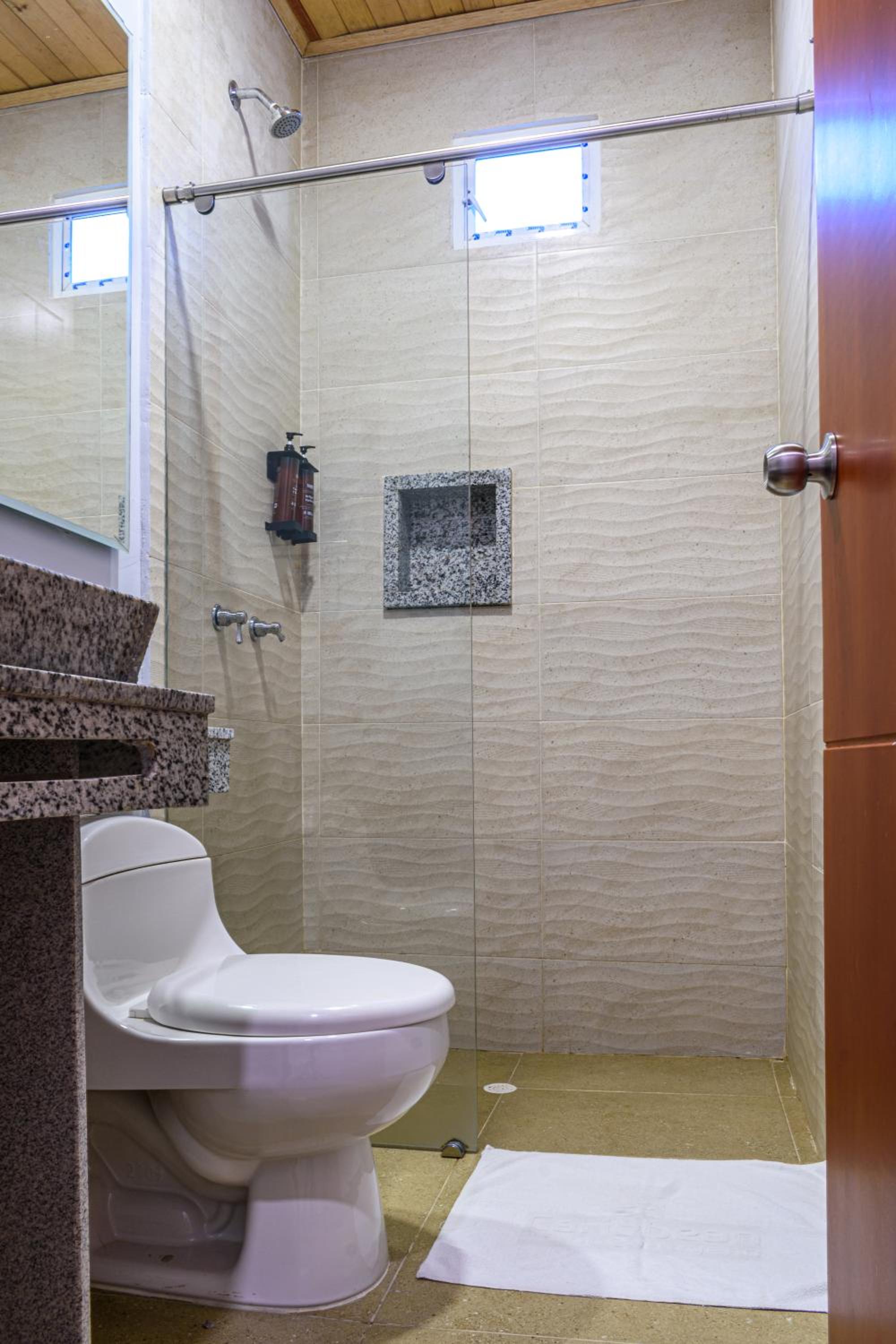 Standard Double Room - Photo 9