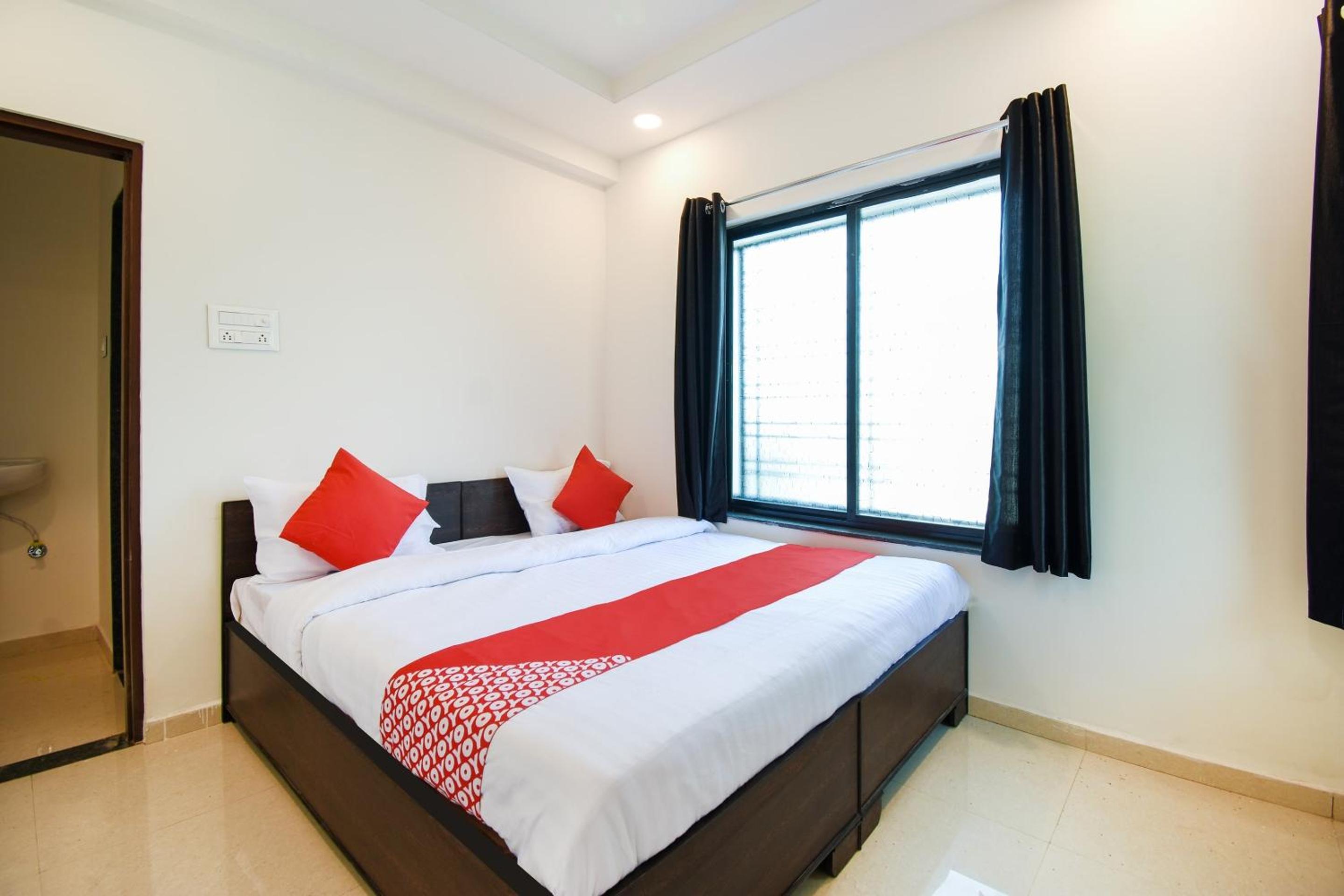 Small Double Room photo 1
