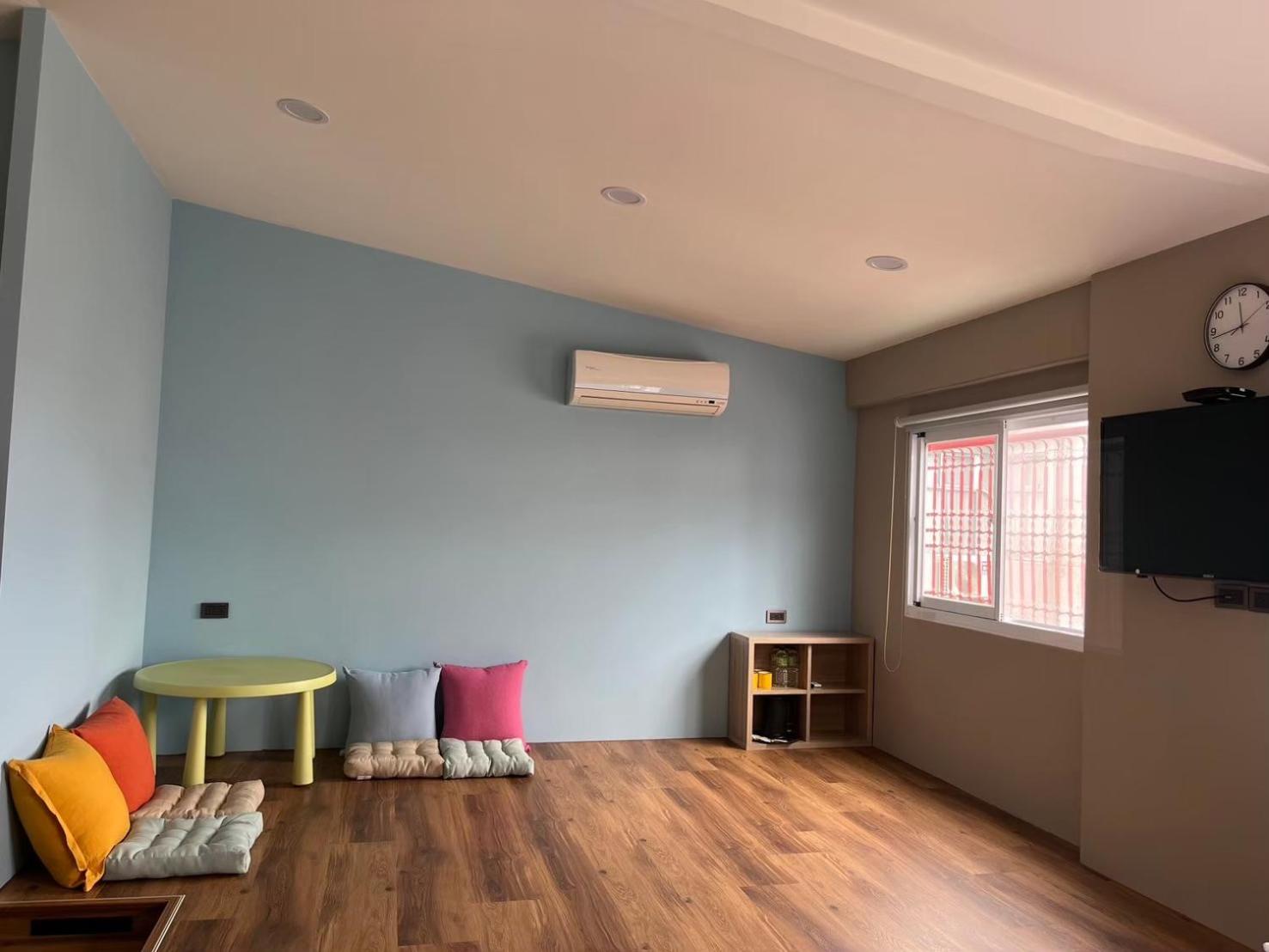 Family Room photo 2