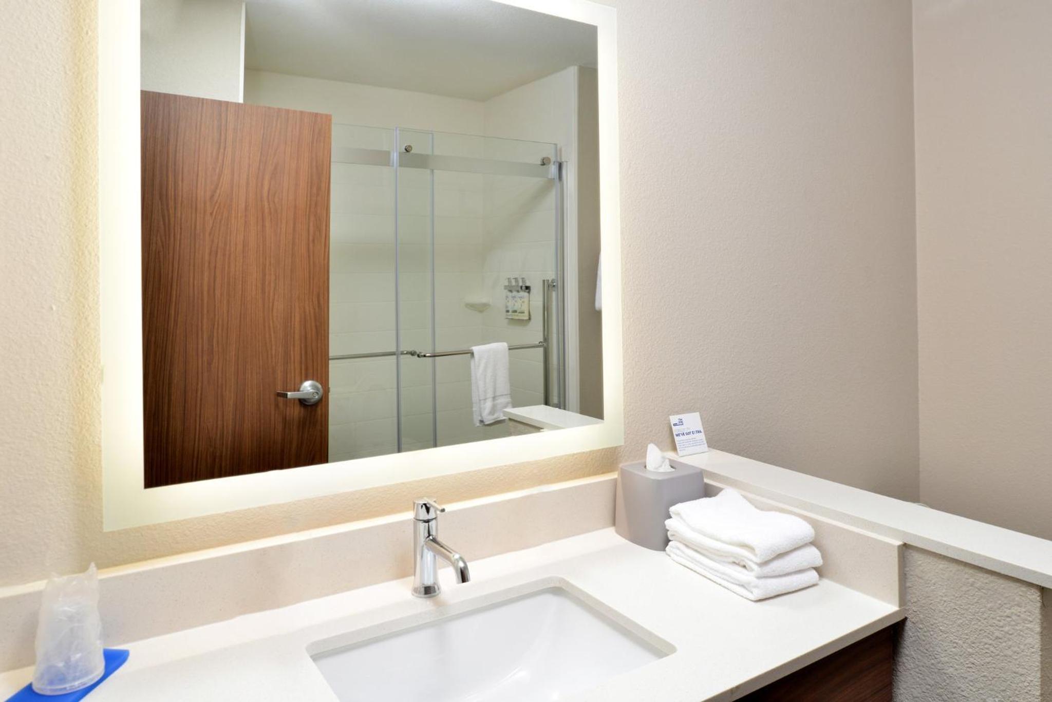King Room - Hearing Accessible/Non-Smoking  photo 2