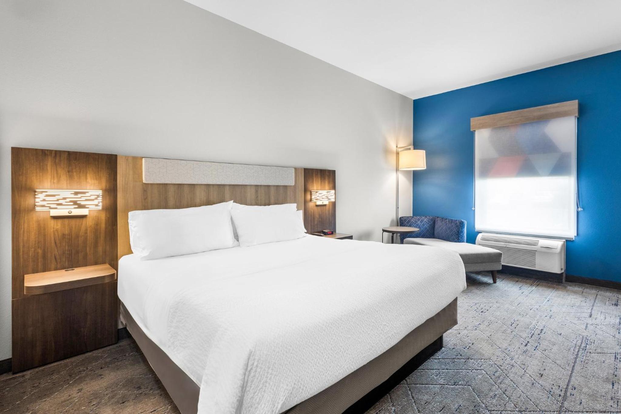Standard King Room - Photo 1