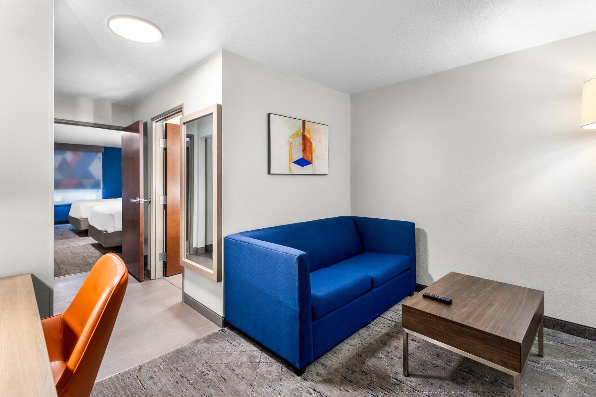 One-Bedroom Suite with Two Queen Beds - Photo 3