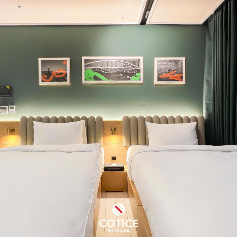Standard Twin Room - Photo 8