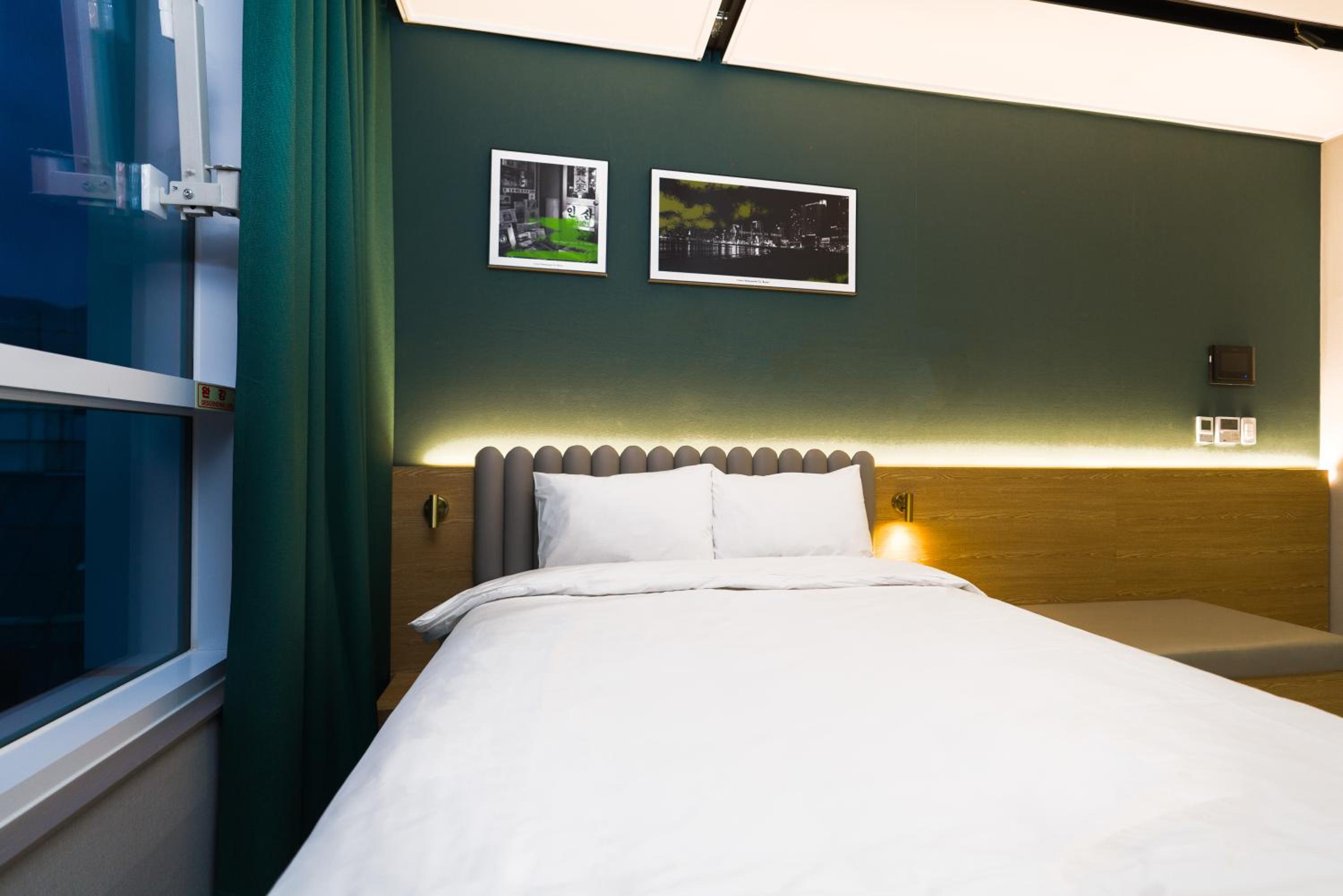 Deluxe Double Room - Photo 9