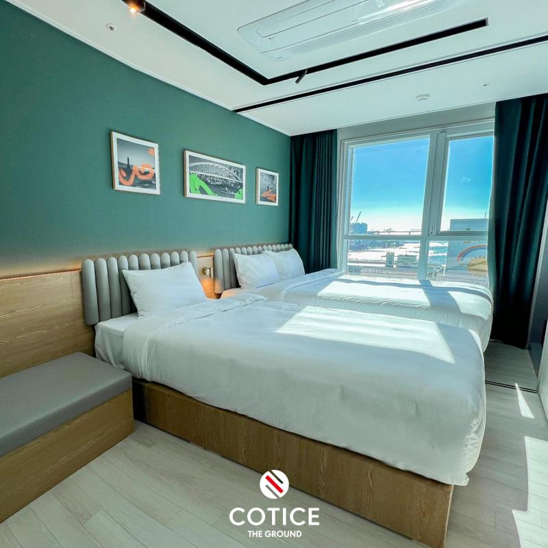 Premium Twin Room with Ocean View