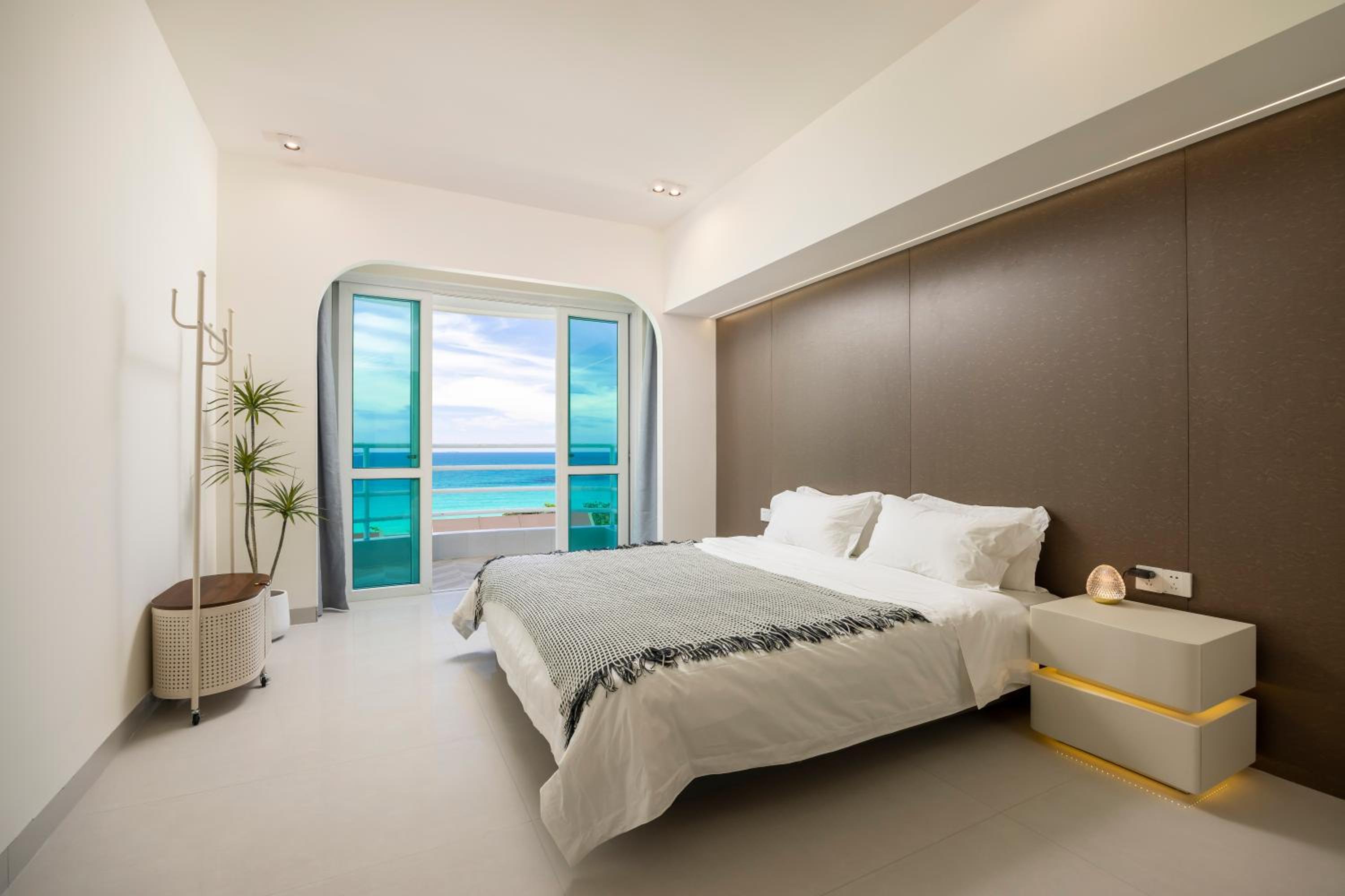 Apartment with Sea View - Photo 5