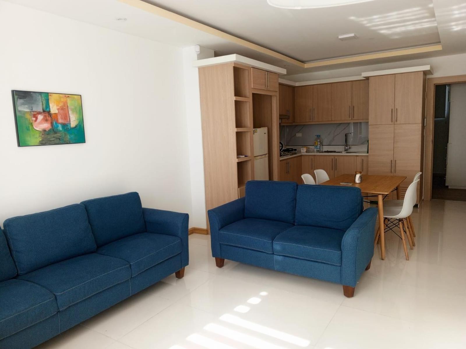 One-Bedroom Apartment photo 1