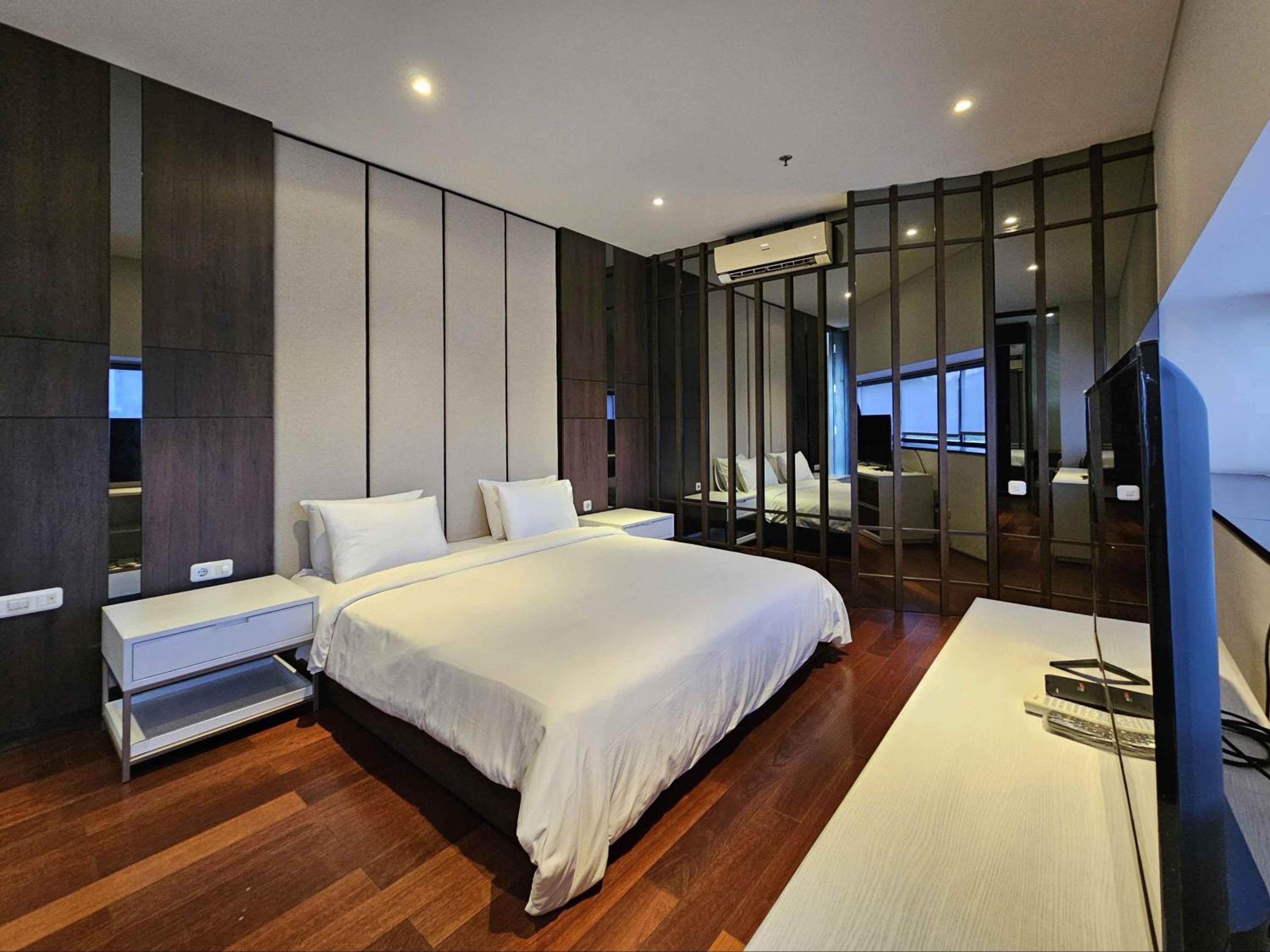 Two-Bedroom Deluxe Apartment - Photo 3