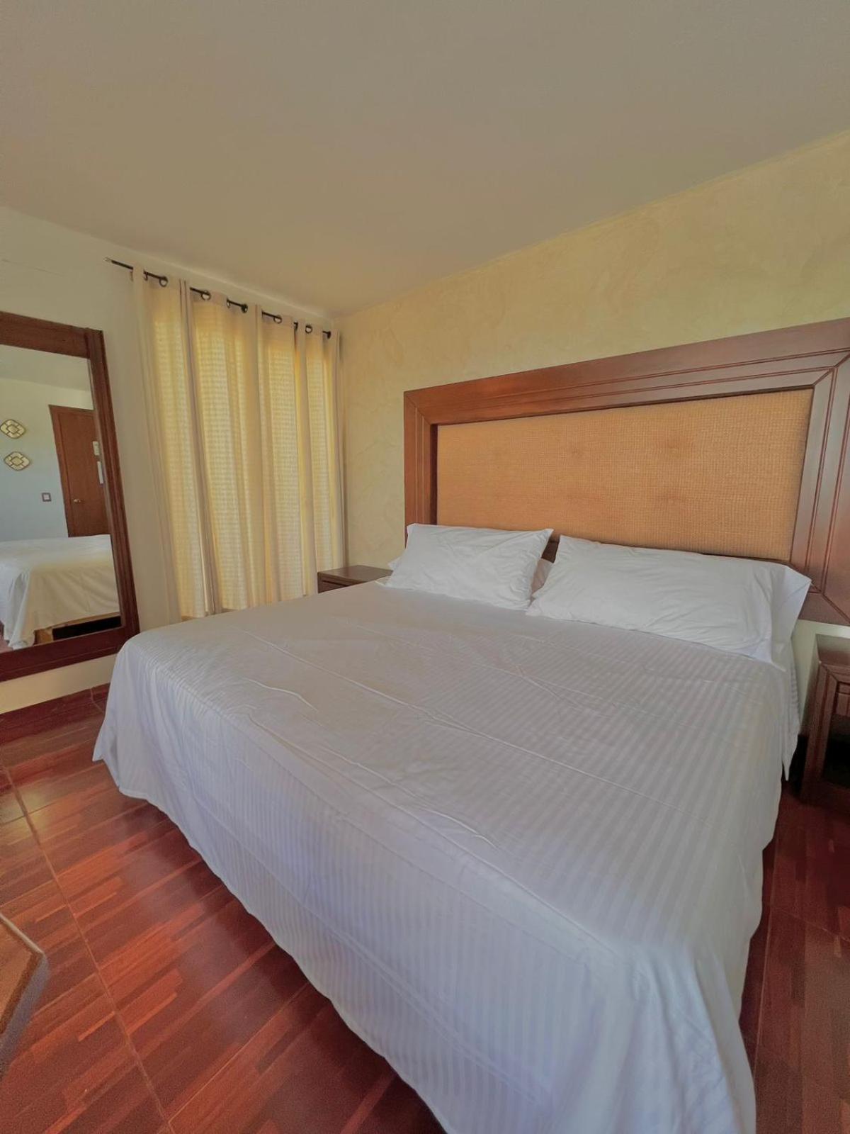 Superior Double or Twin Room with City View photo 2