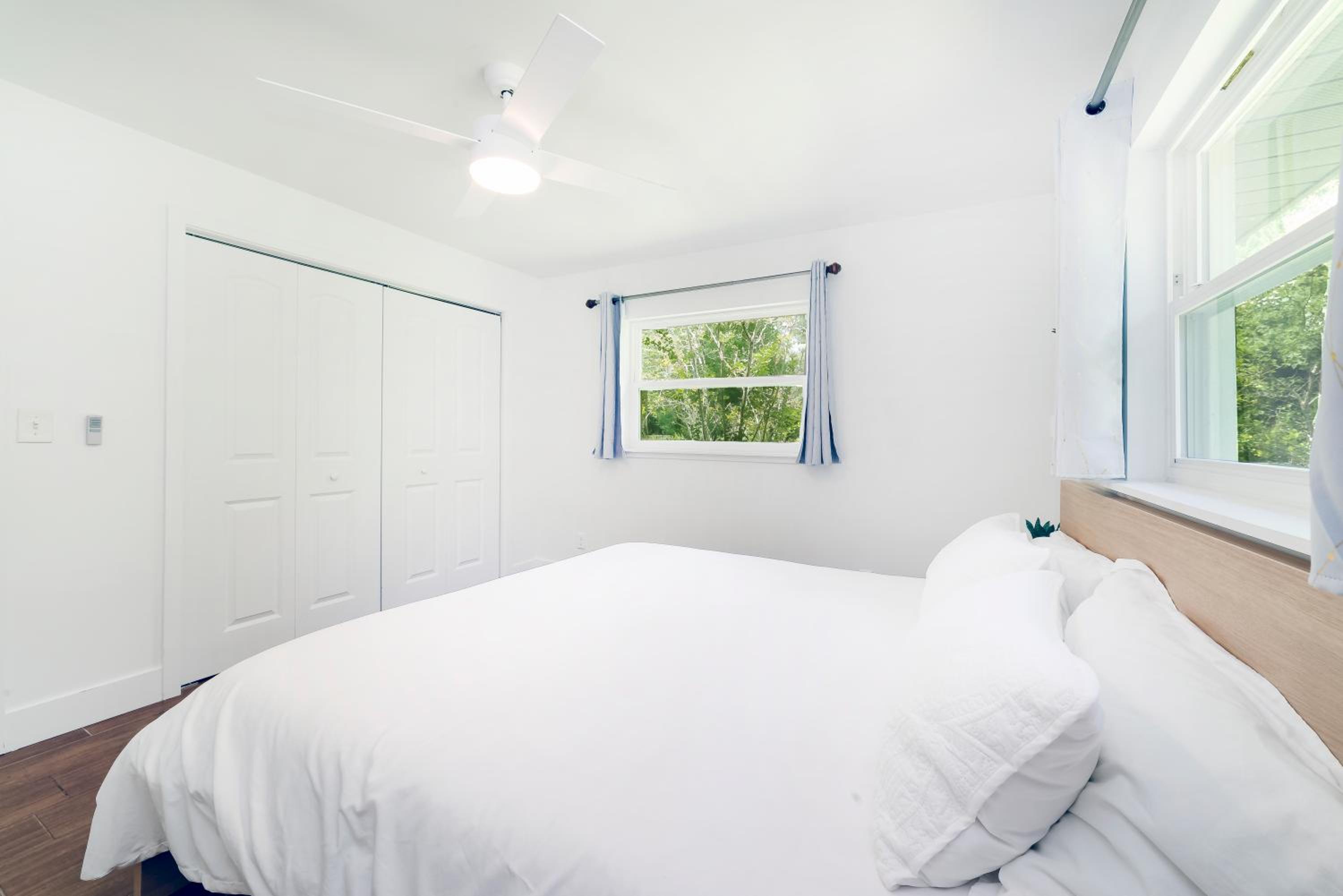 Two-Bedroom House - Photo 38