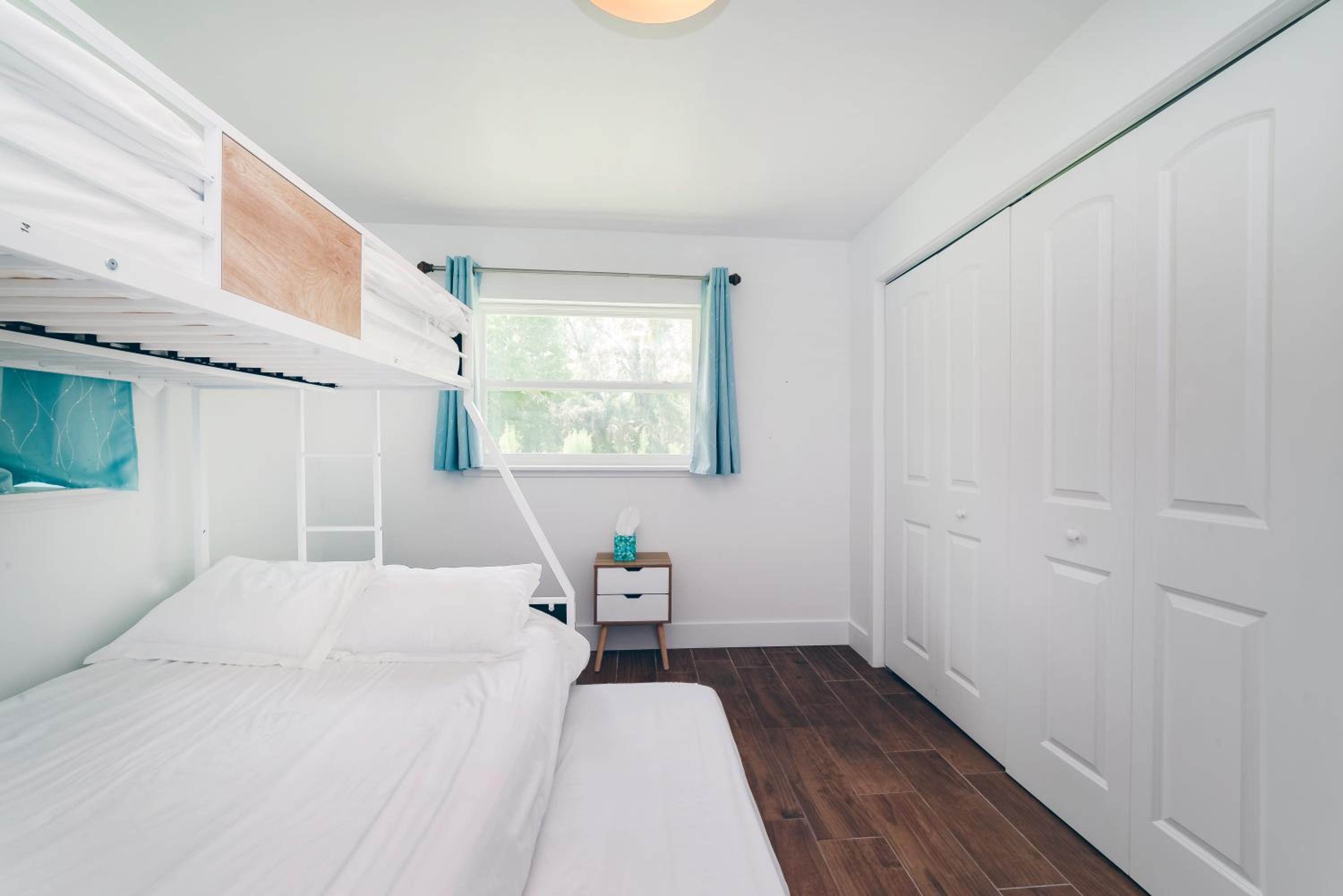 Two-Bedroom House - Photo 39