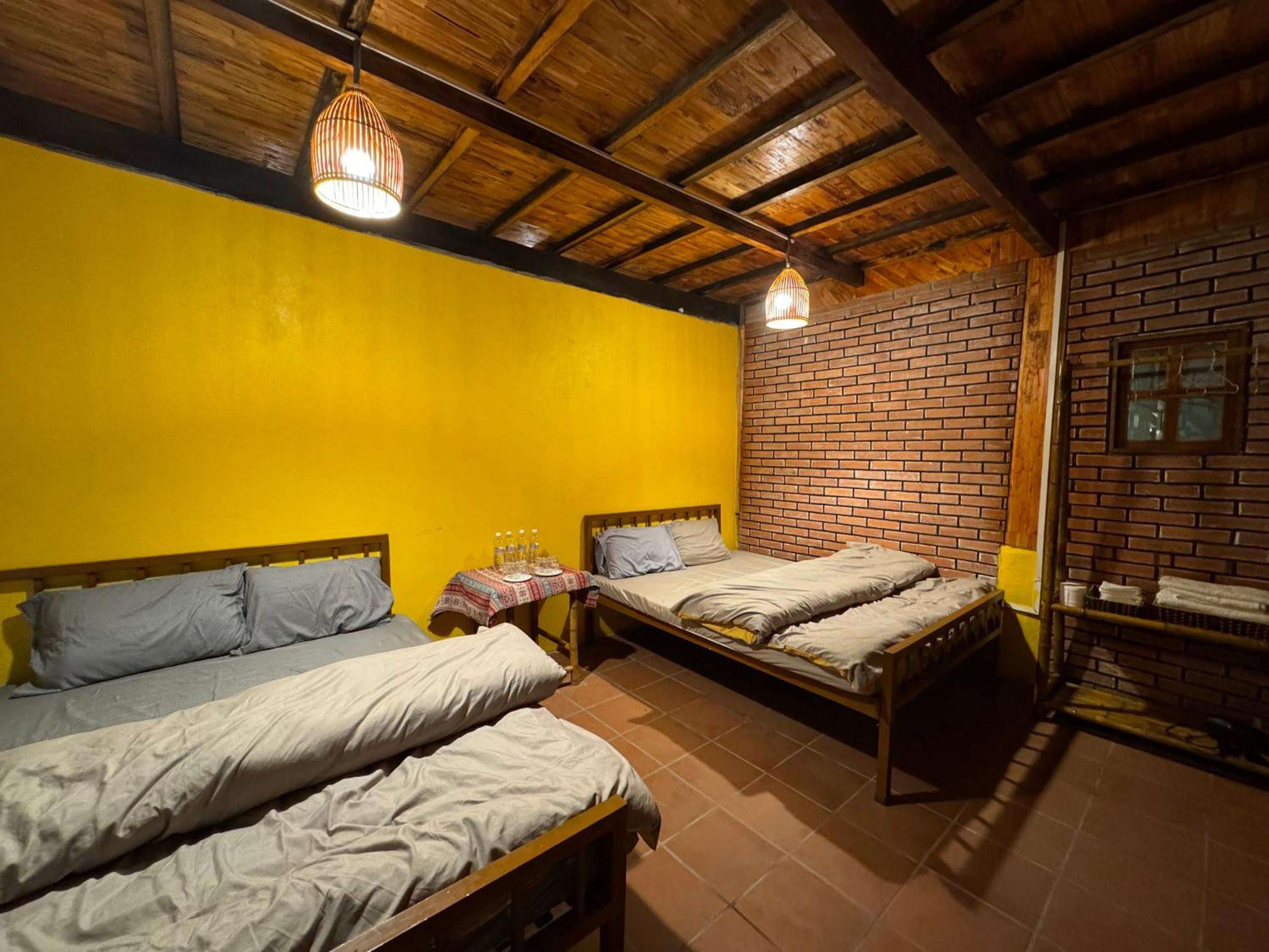 Quadruple Room with Shared Bathroom photo 3