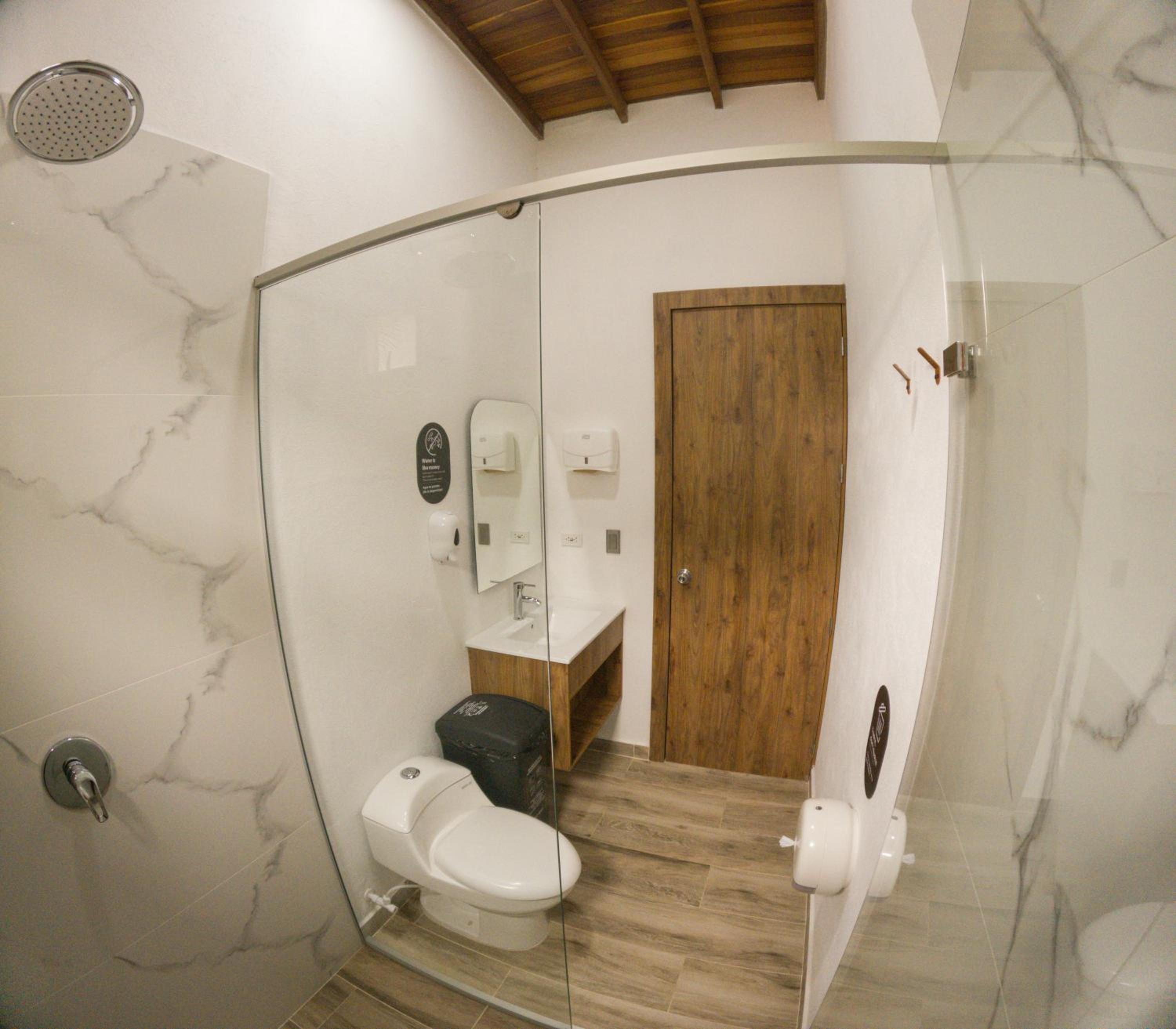 Family Room with Private Bathroom photo 3
