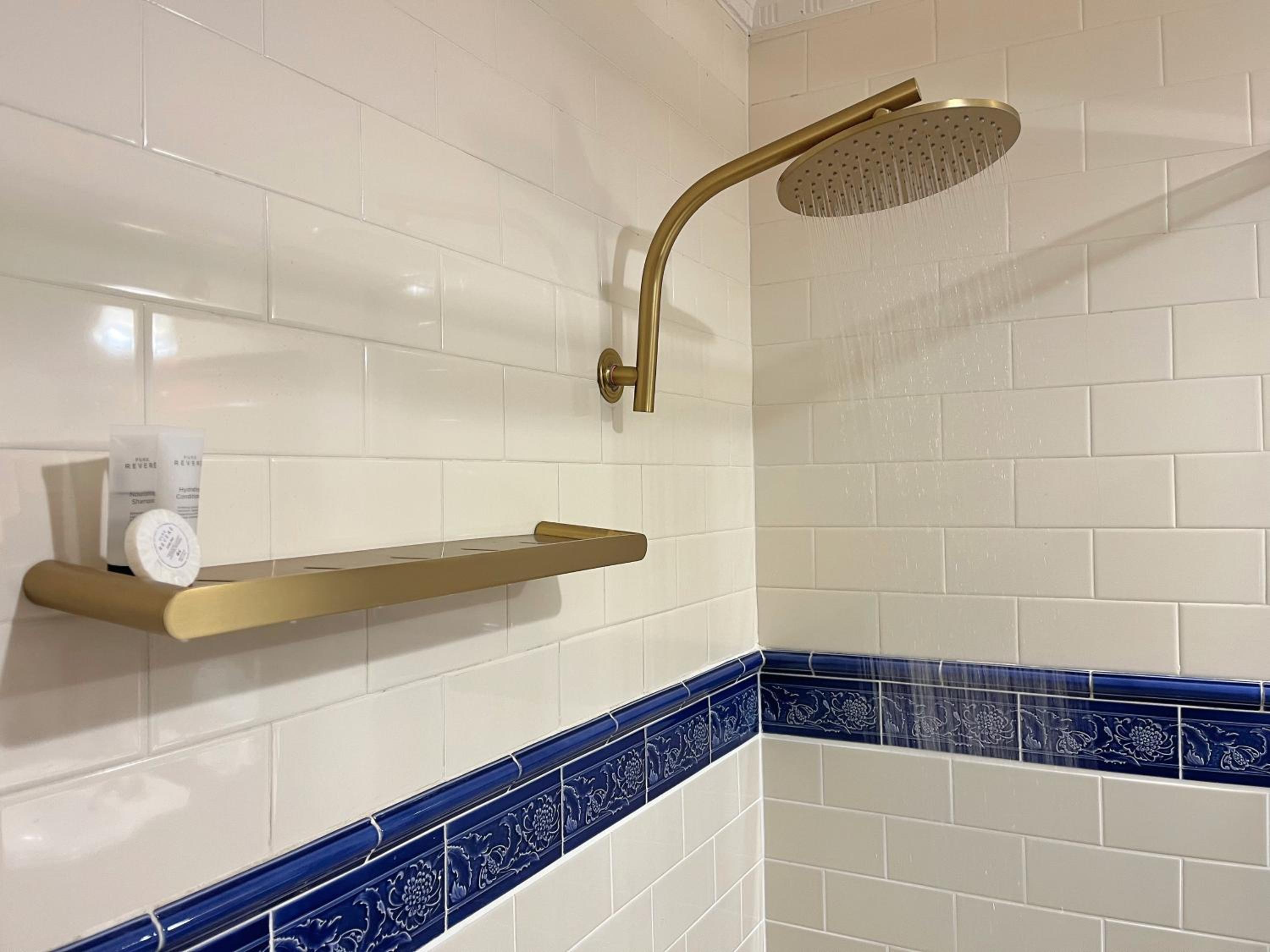 King Suite - Photo 6