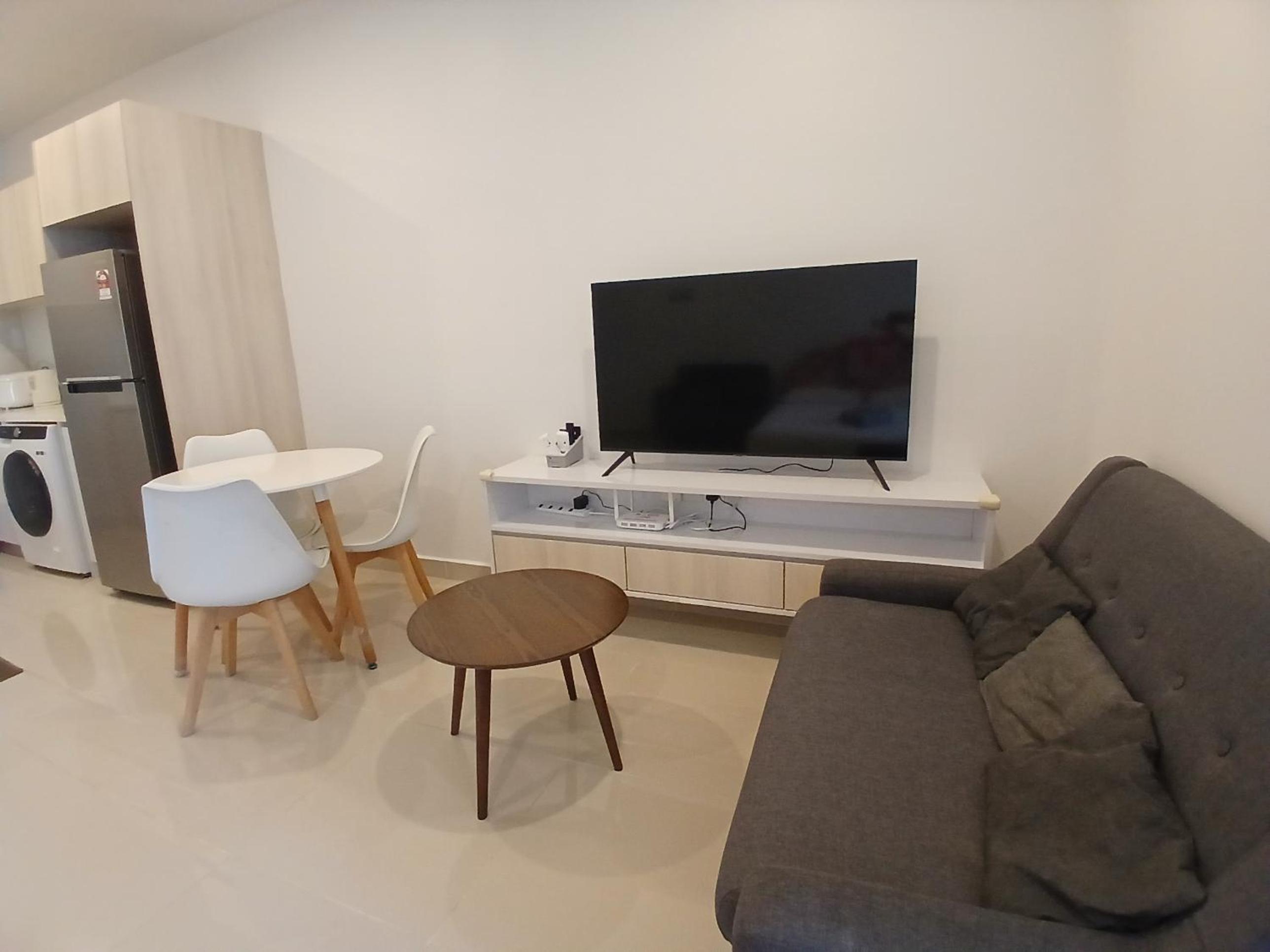 Family Room with Sea View - Photo 3