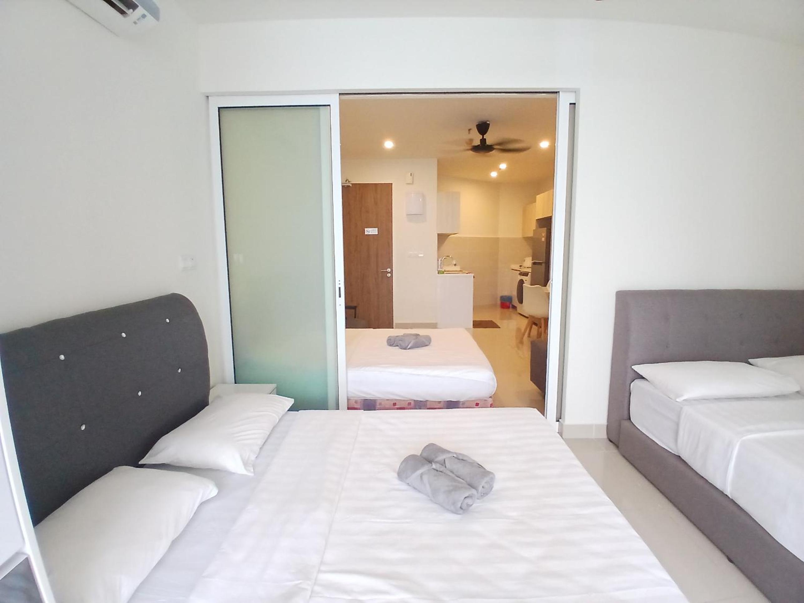Family Room with Sea View - Photo 2