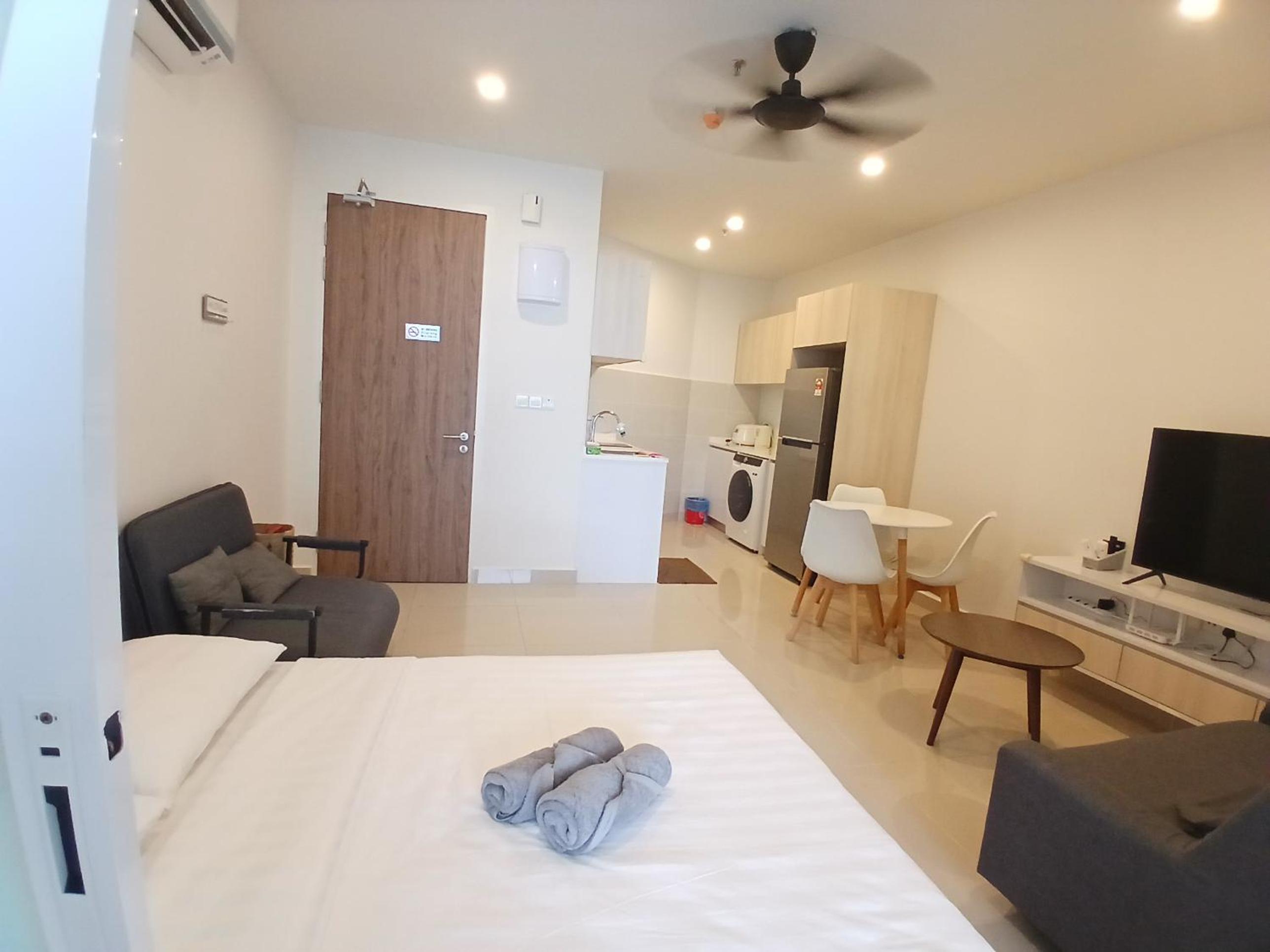 Family Room with Sea View - Photo 6