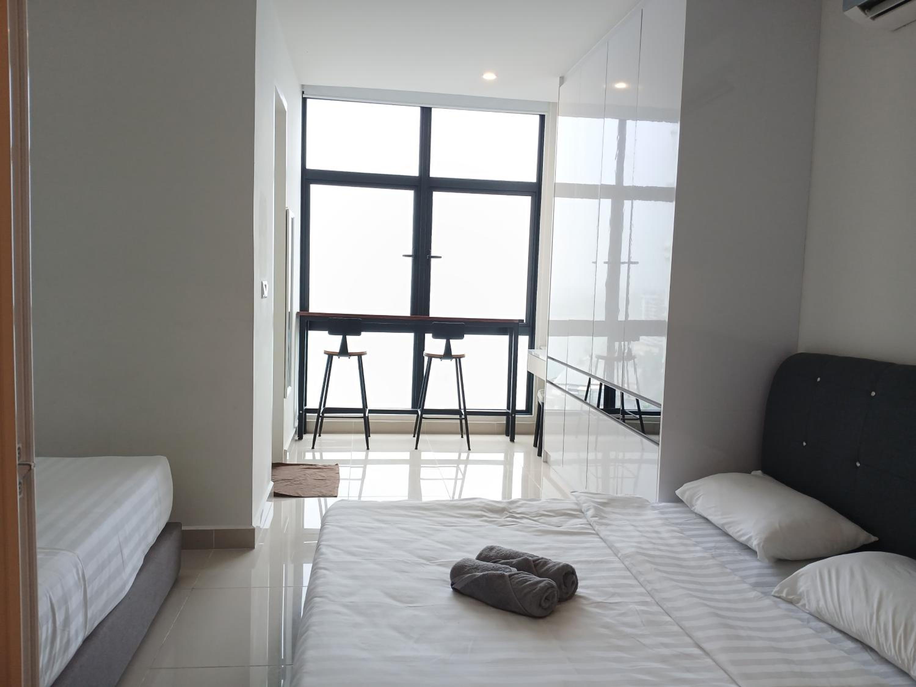 Family Room with Sea View - Photo 9