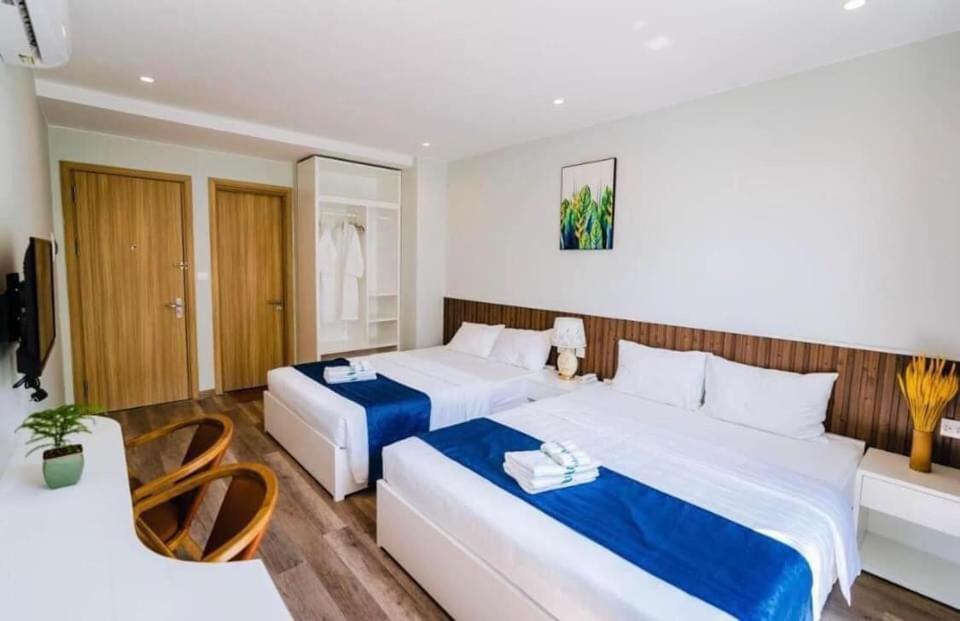 Triple Room With View