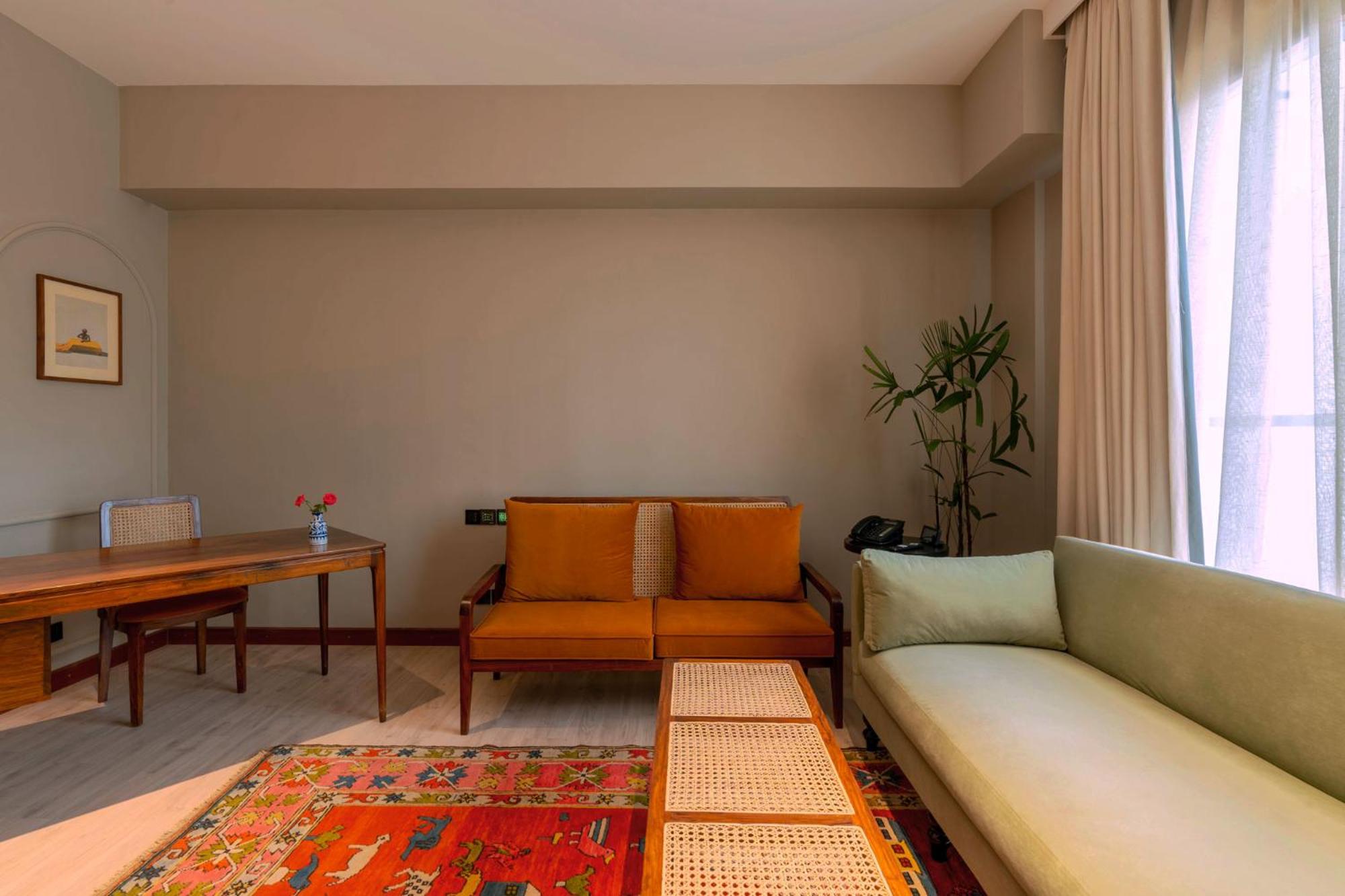 Deluxe King Suite