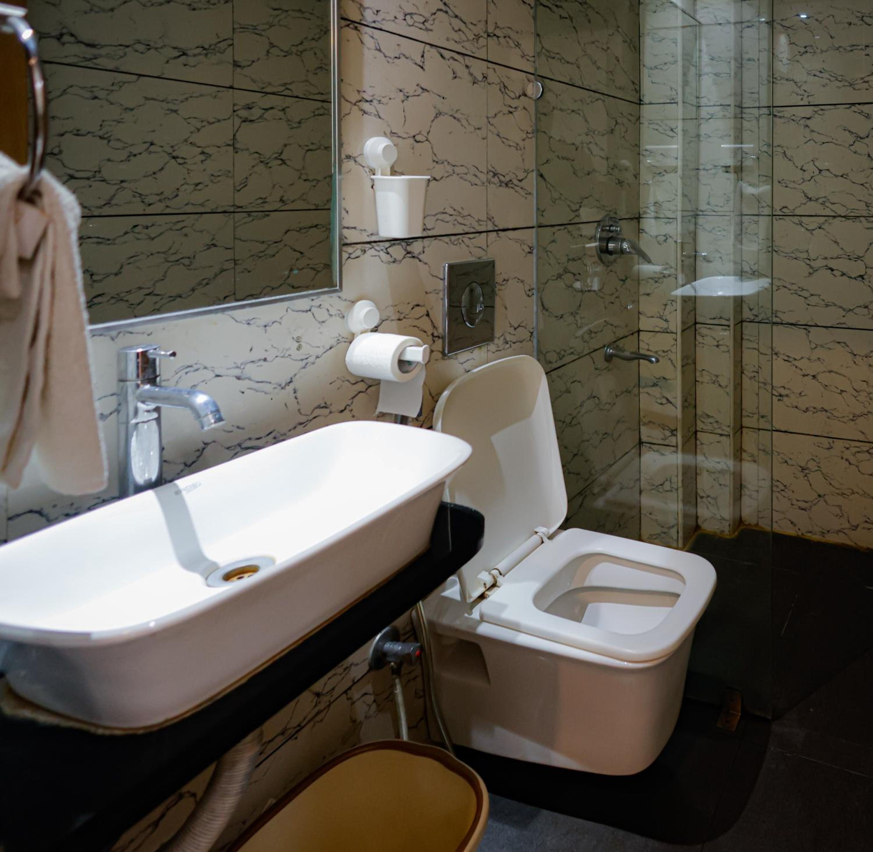 Deluxe Double Room (10% off on F&B) - Photo 3