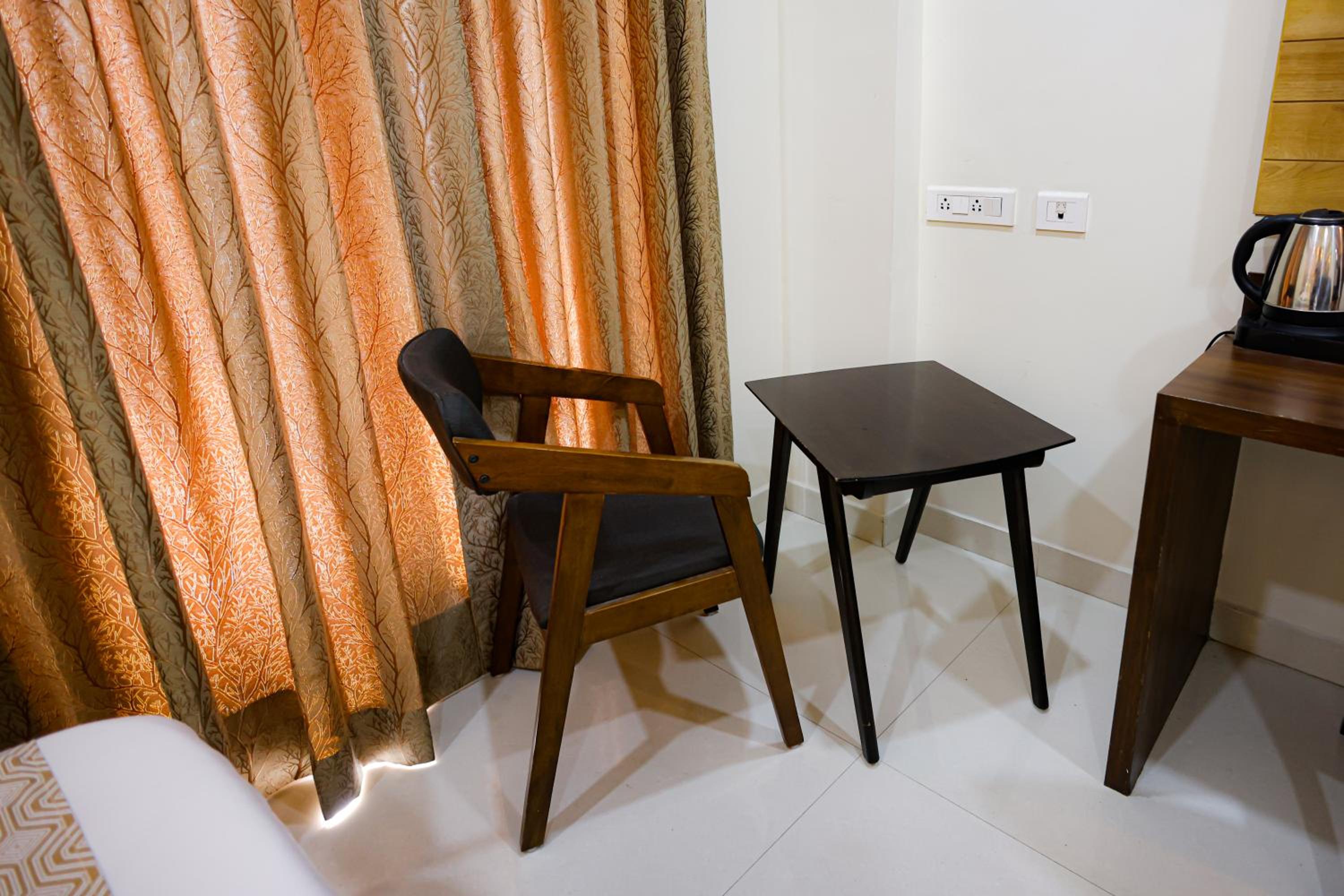 Deluxe Twin Room (10% off on F&B) - Photo 7