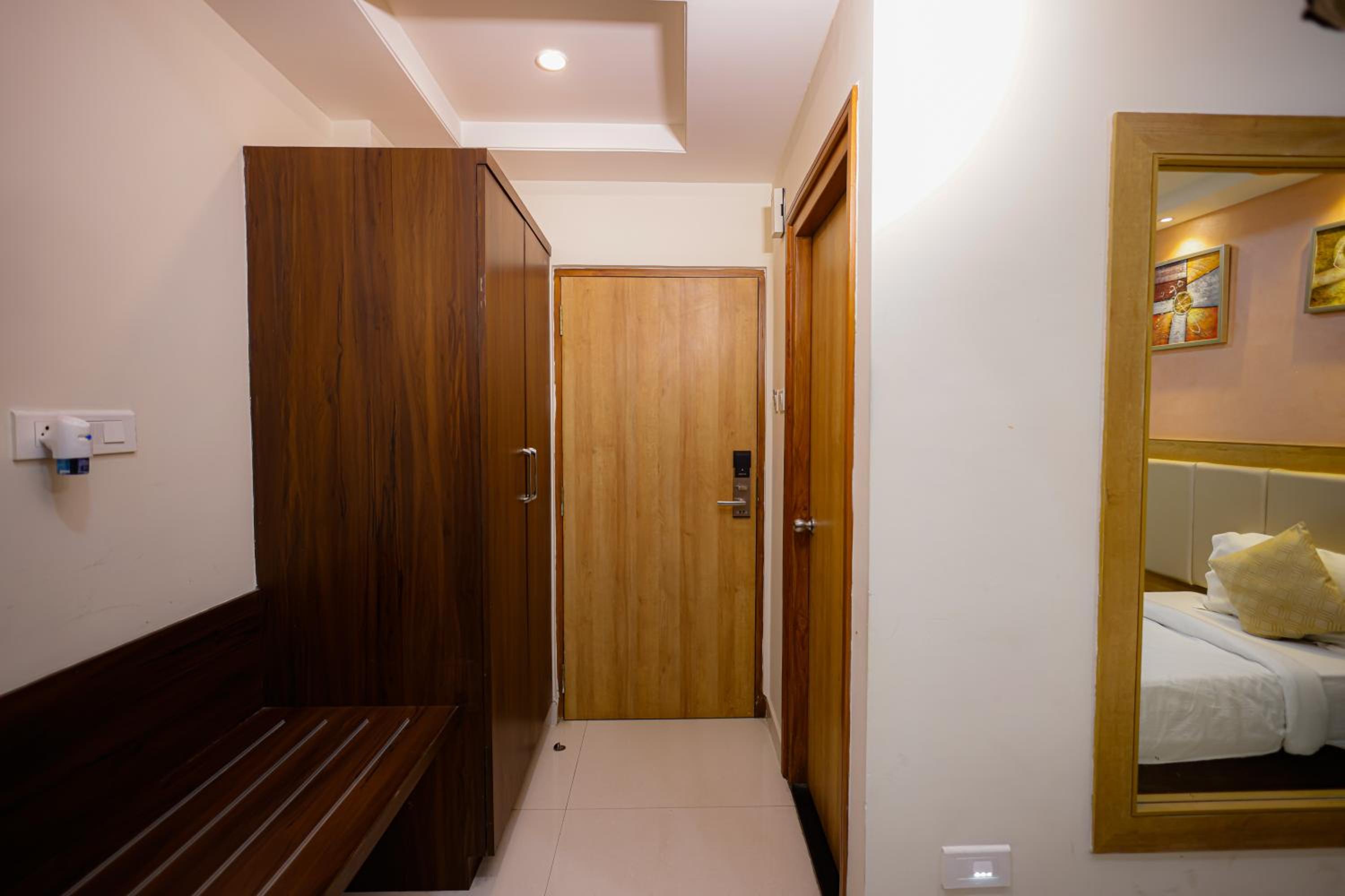 Deluxe Twin Room (10% off on F&B) - Photo 2
