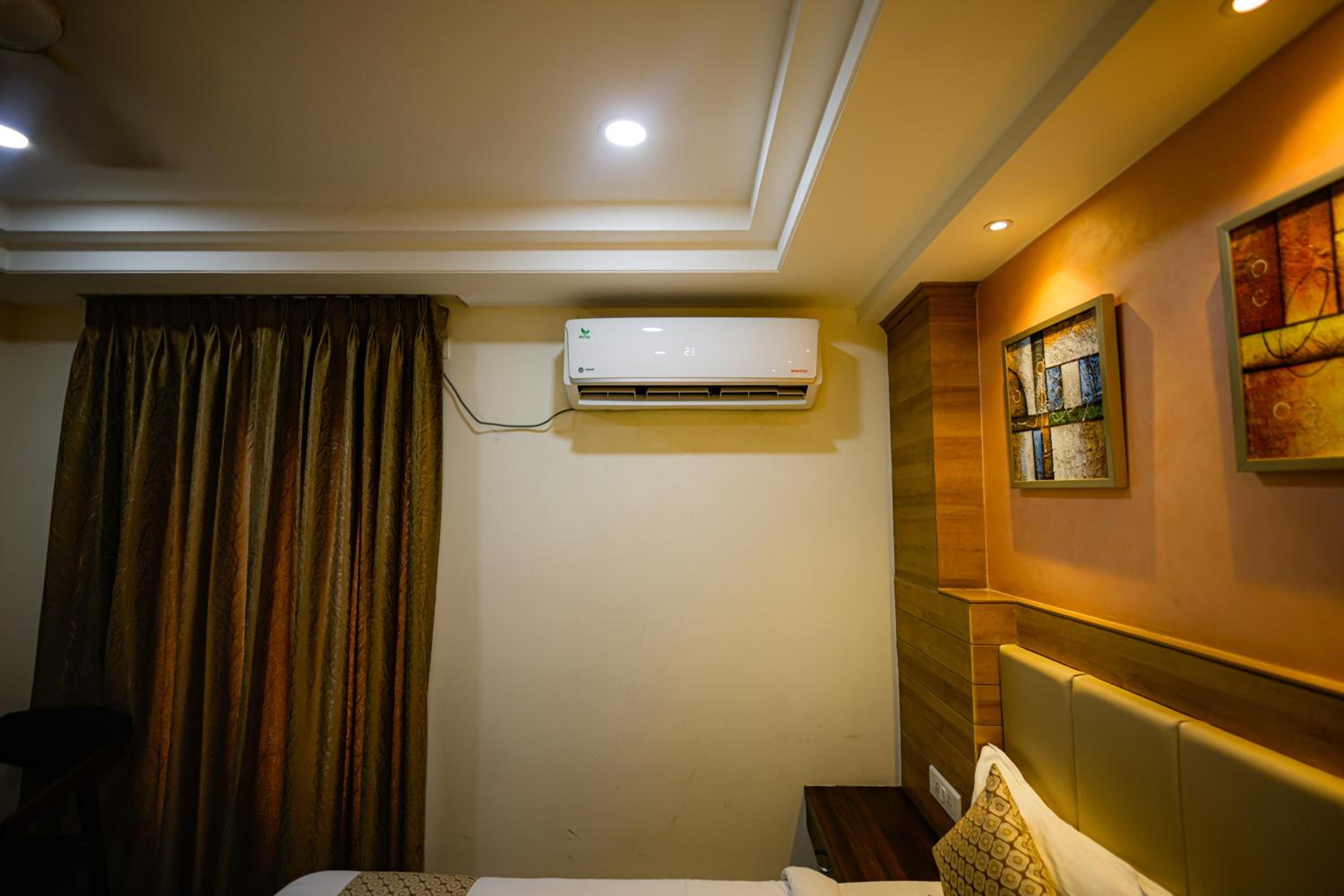 Deluxe Double Room with Balcony (10% off on F&B) - Photo 17