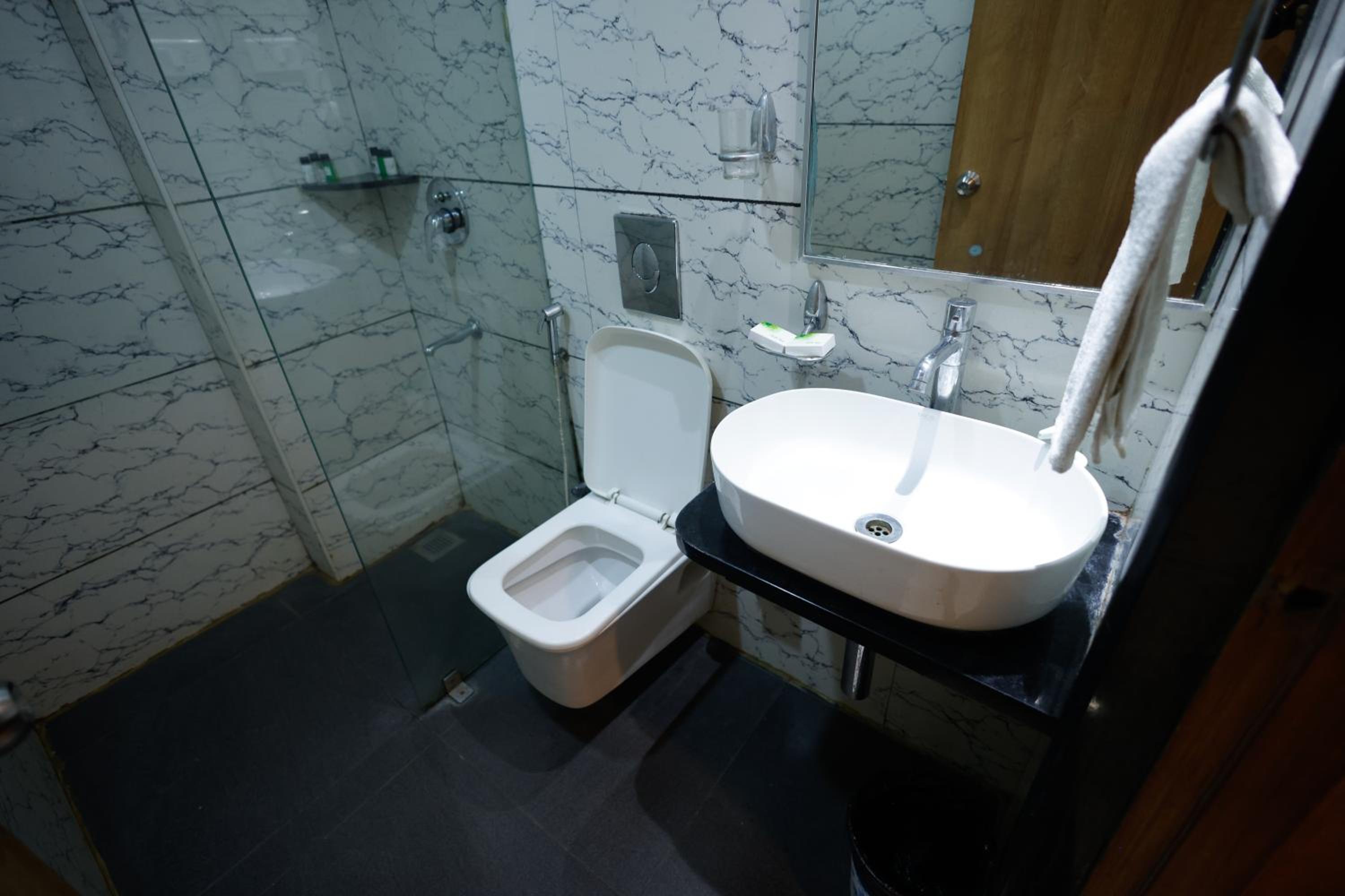 Deluxe Double Room with Balcony (10% off on F&B) - Photo 14