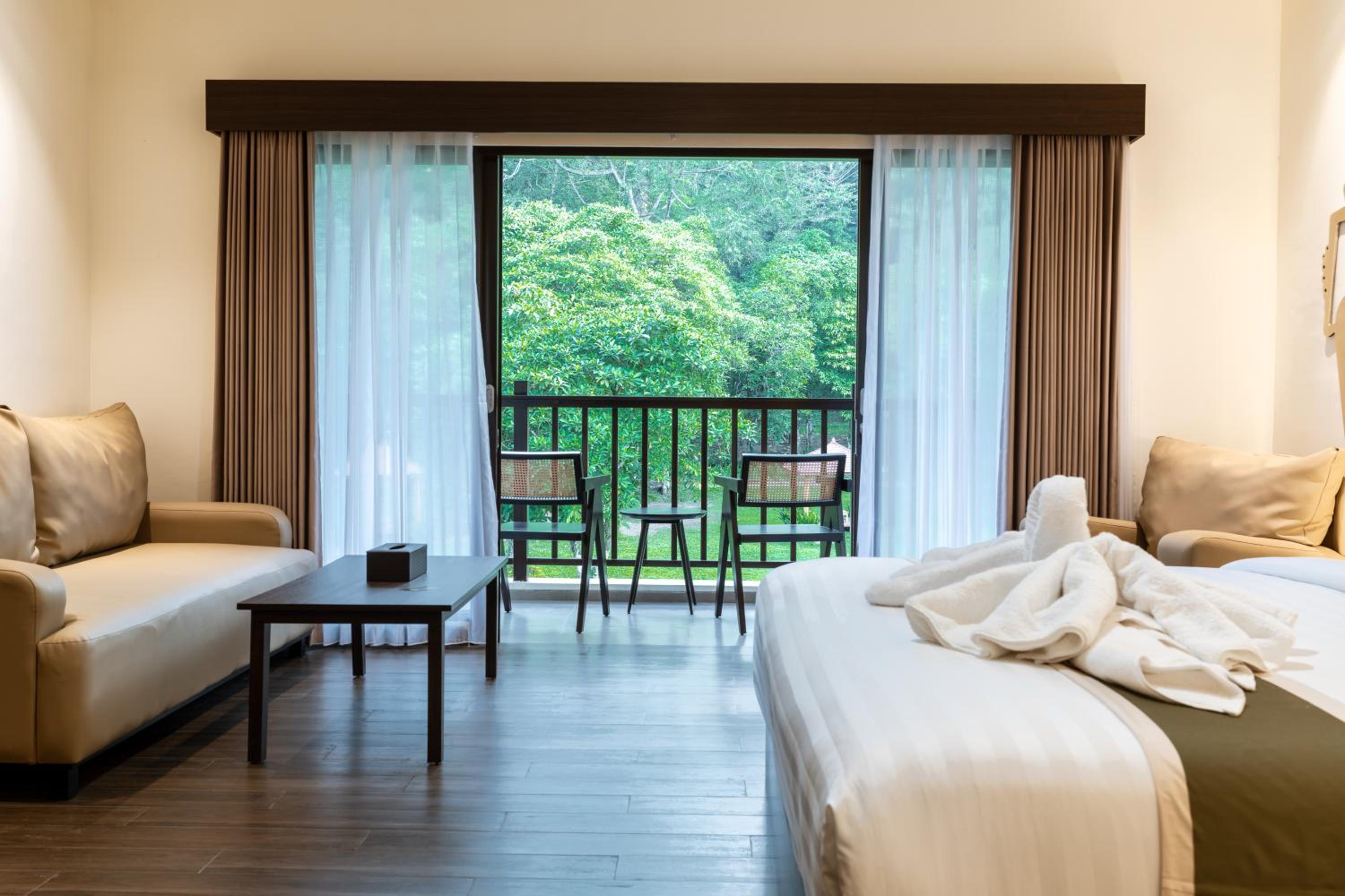 Deluxe Double or Twin Room with Mountain View photo 2