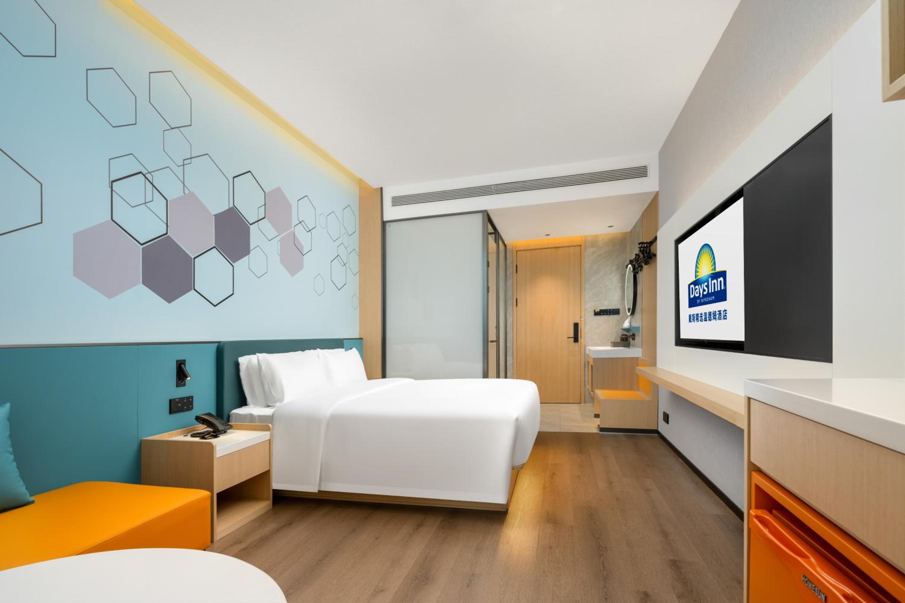 Comfort King Room - Non-Smoking