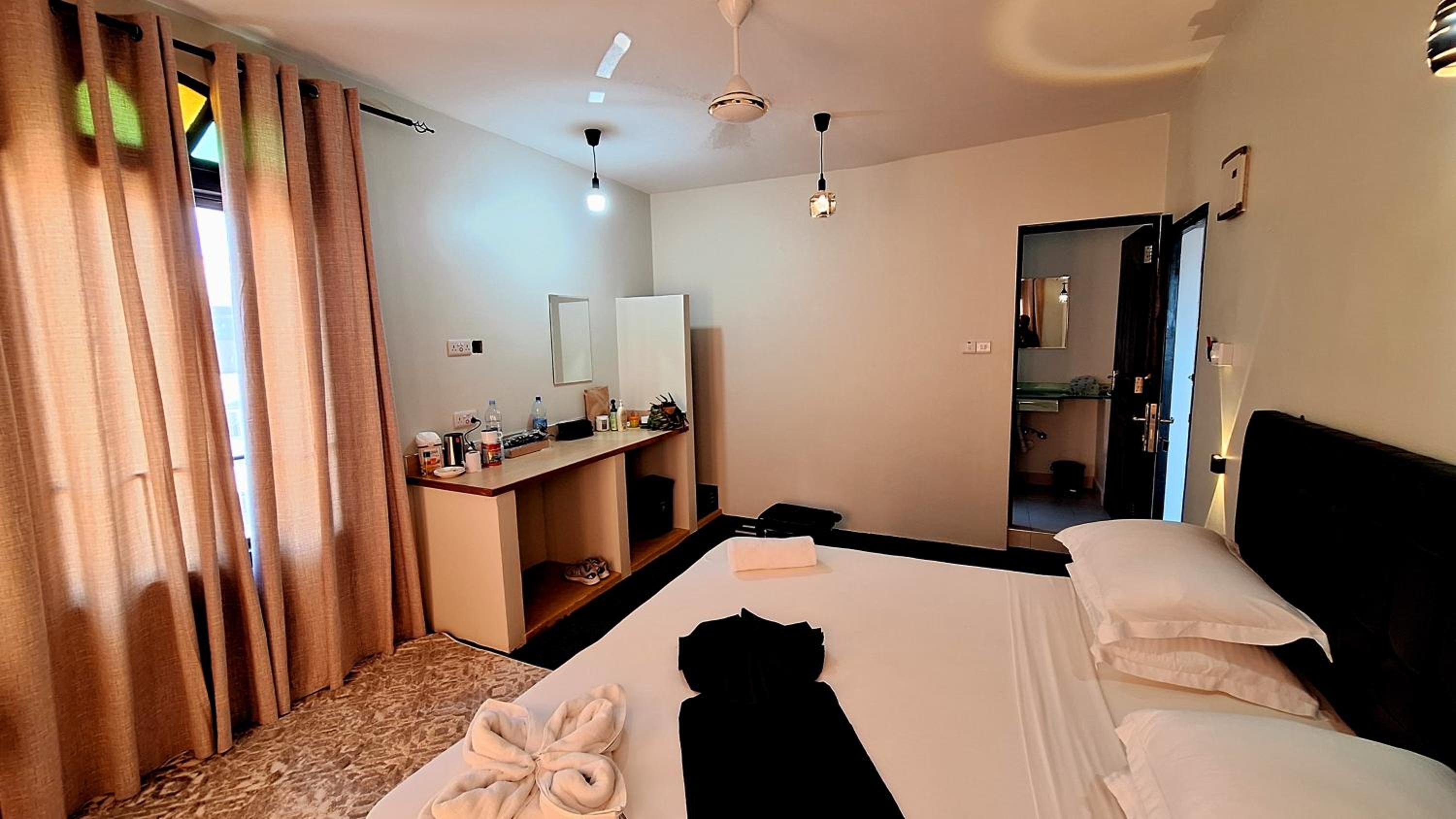 Deluxe Double Room with Balcony and Sea View - Photo 3