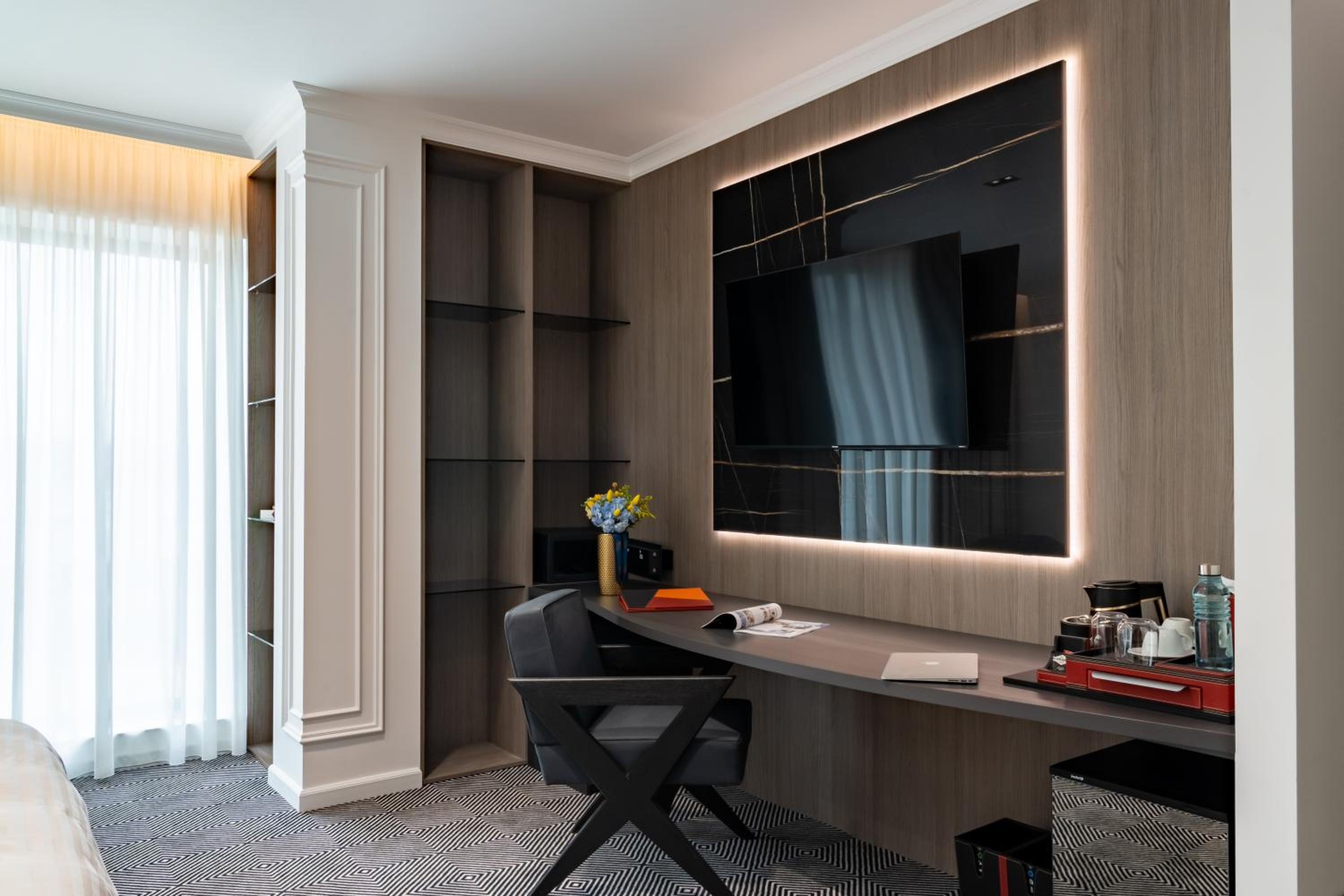 Standard King Room photo 1