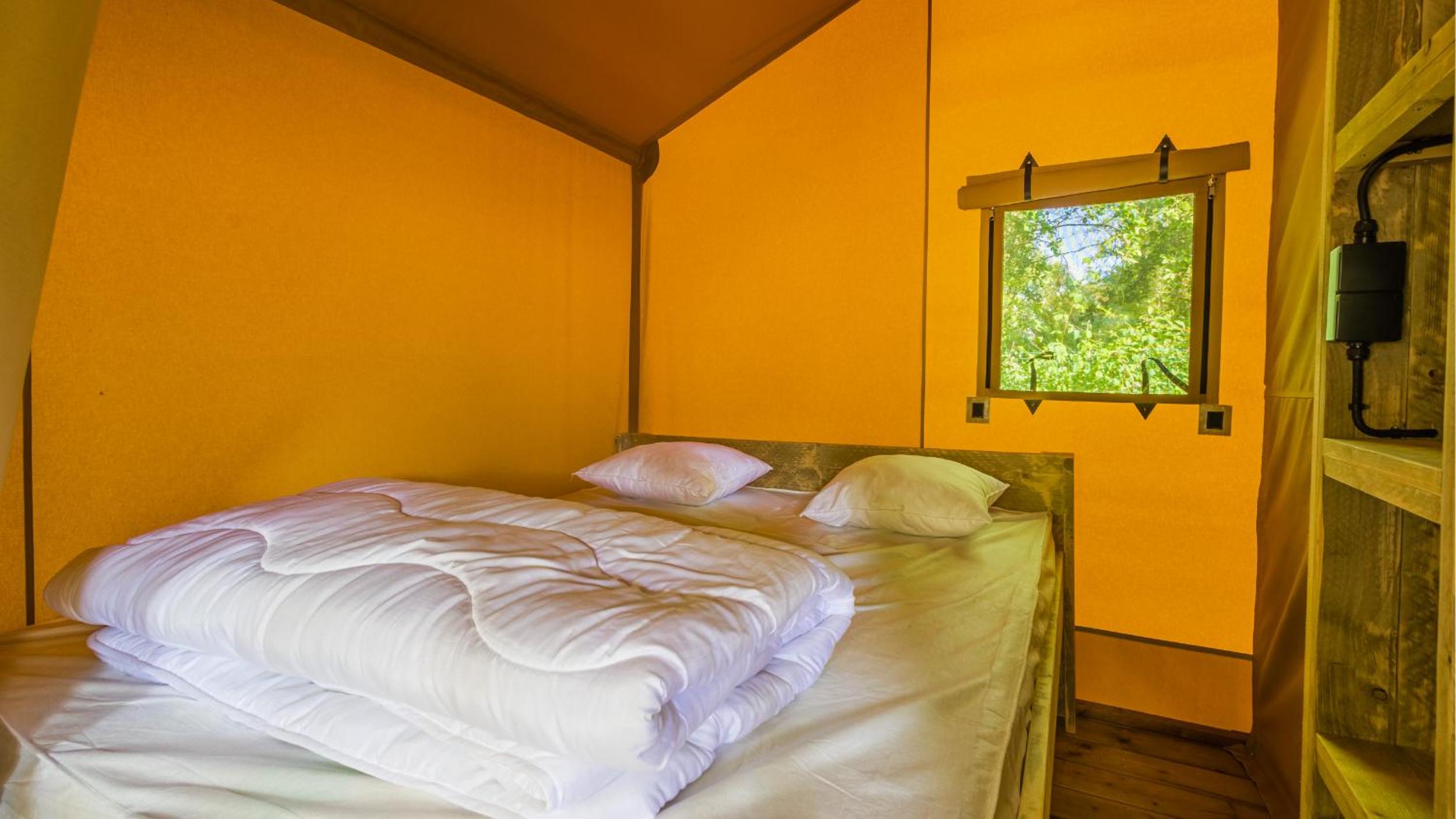 Tent - Photo 1