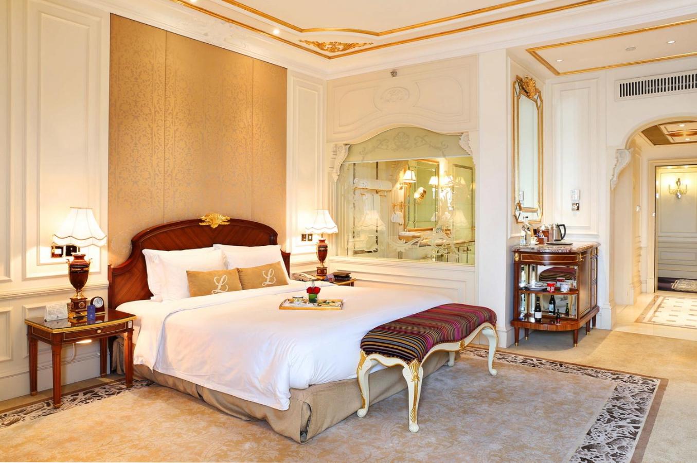 Noble Grand Deluxe King Room