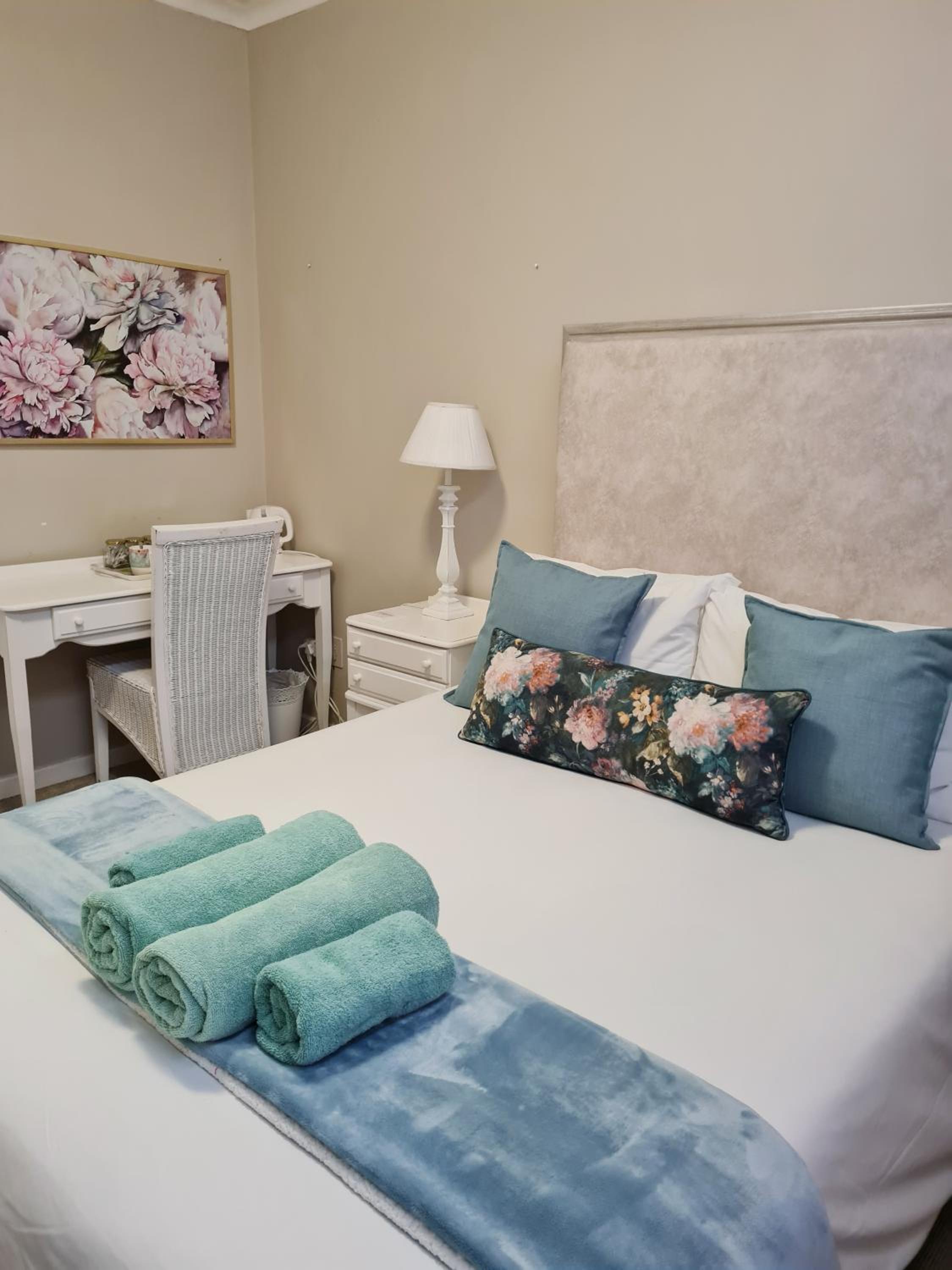 Budget Double Room photo 3